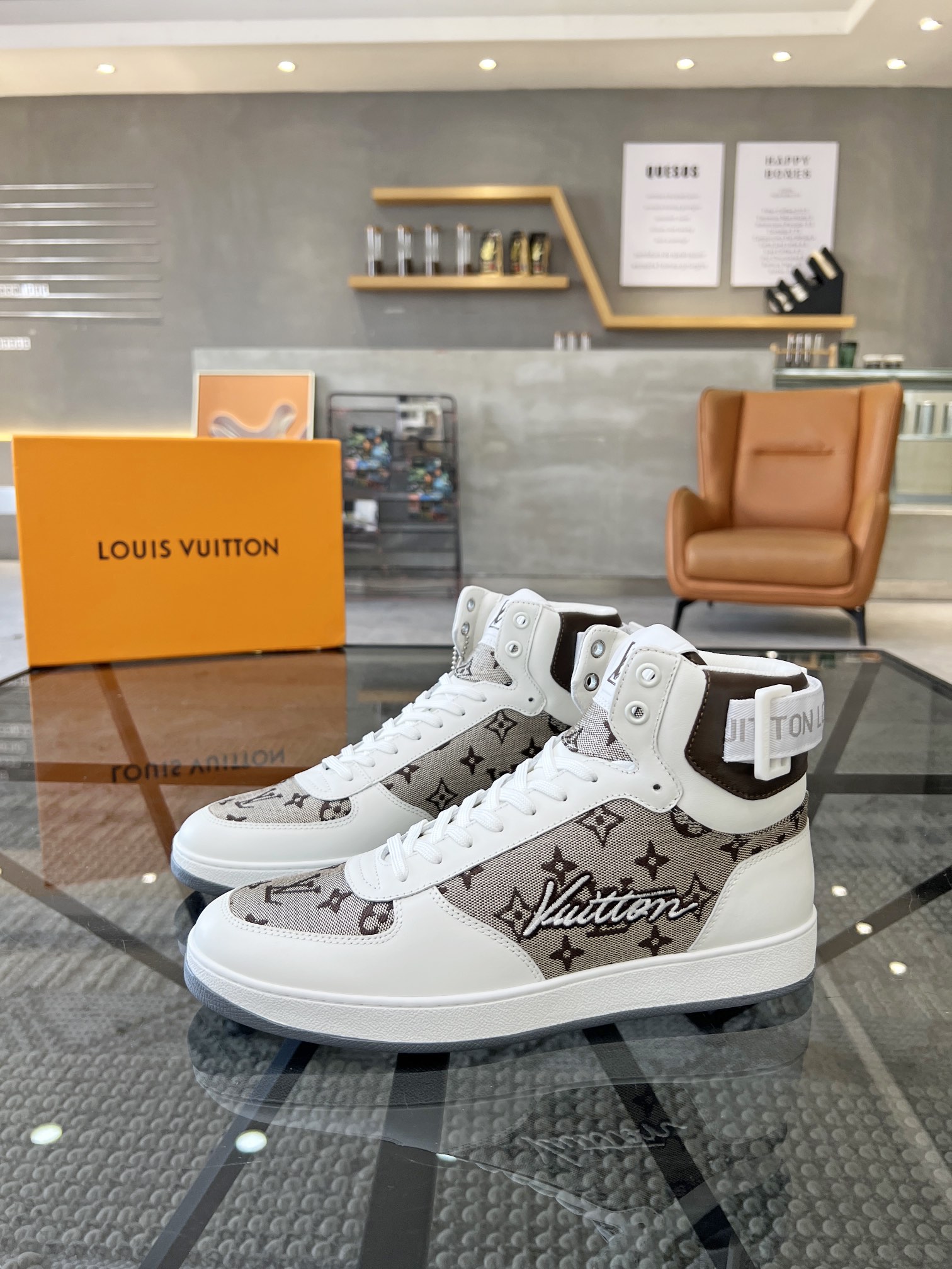 LOUIS VUITTON SHOES 