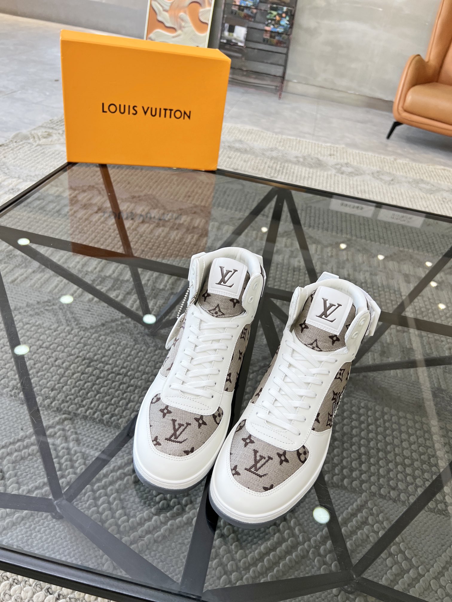 LOUIS VUITTON SHOES 