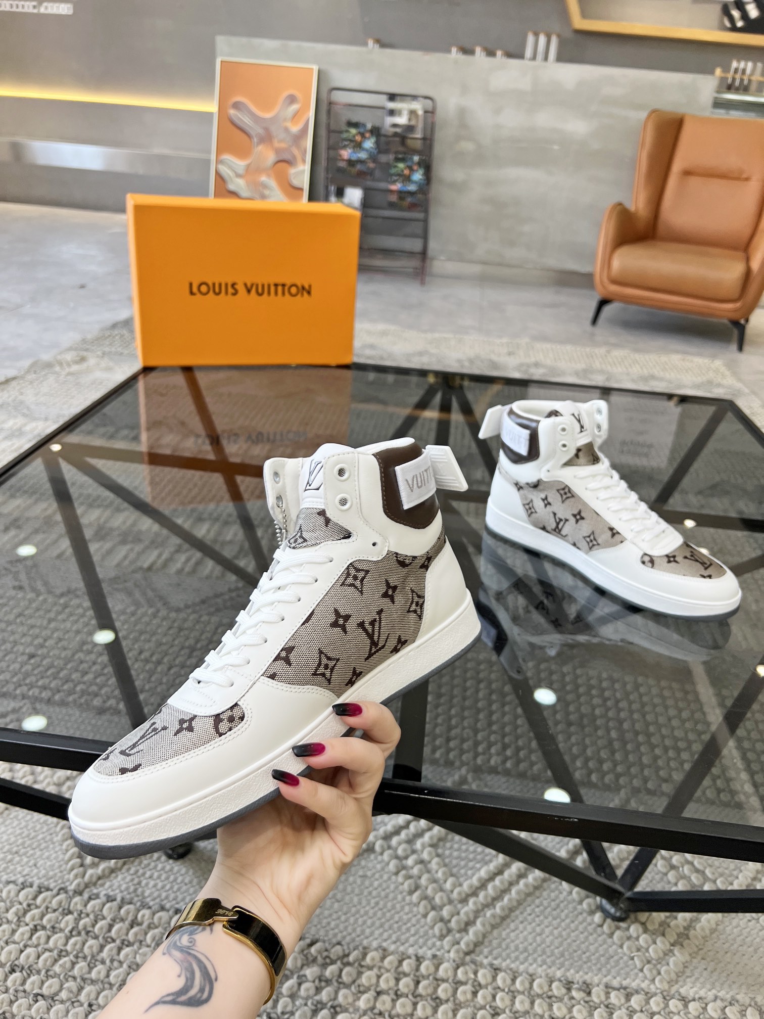 LOUIS VUITTON SHOES 