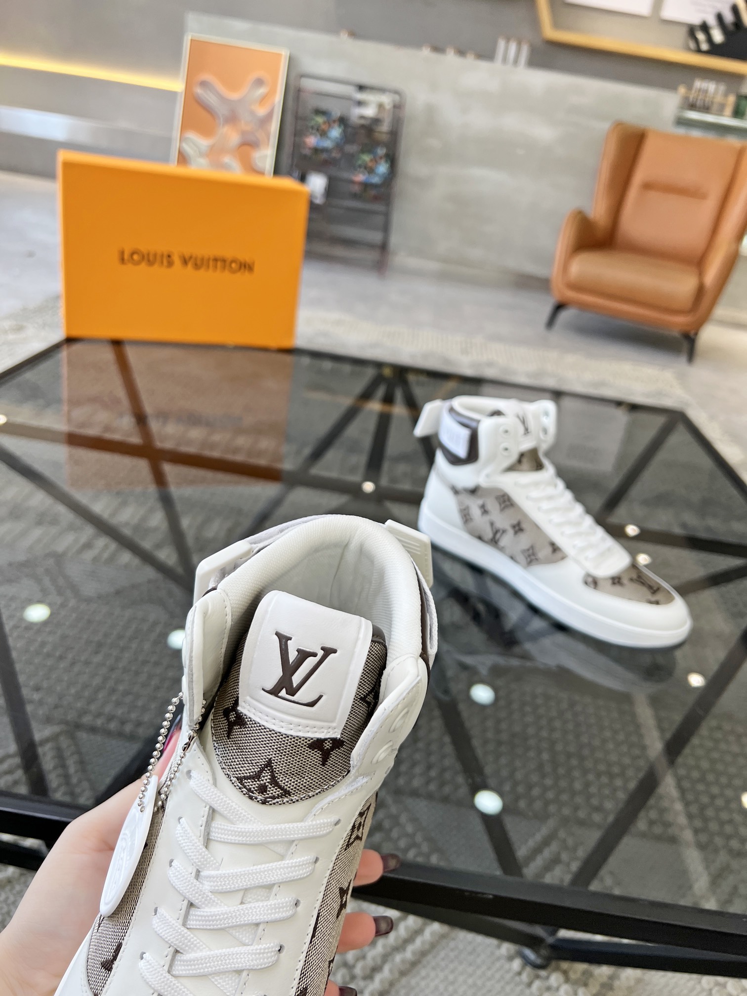 LOUIS VUITTON SHOES 