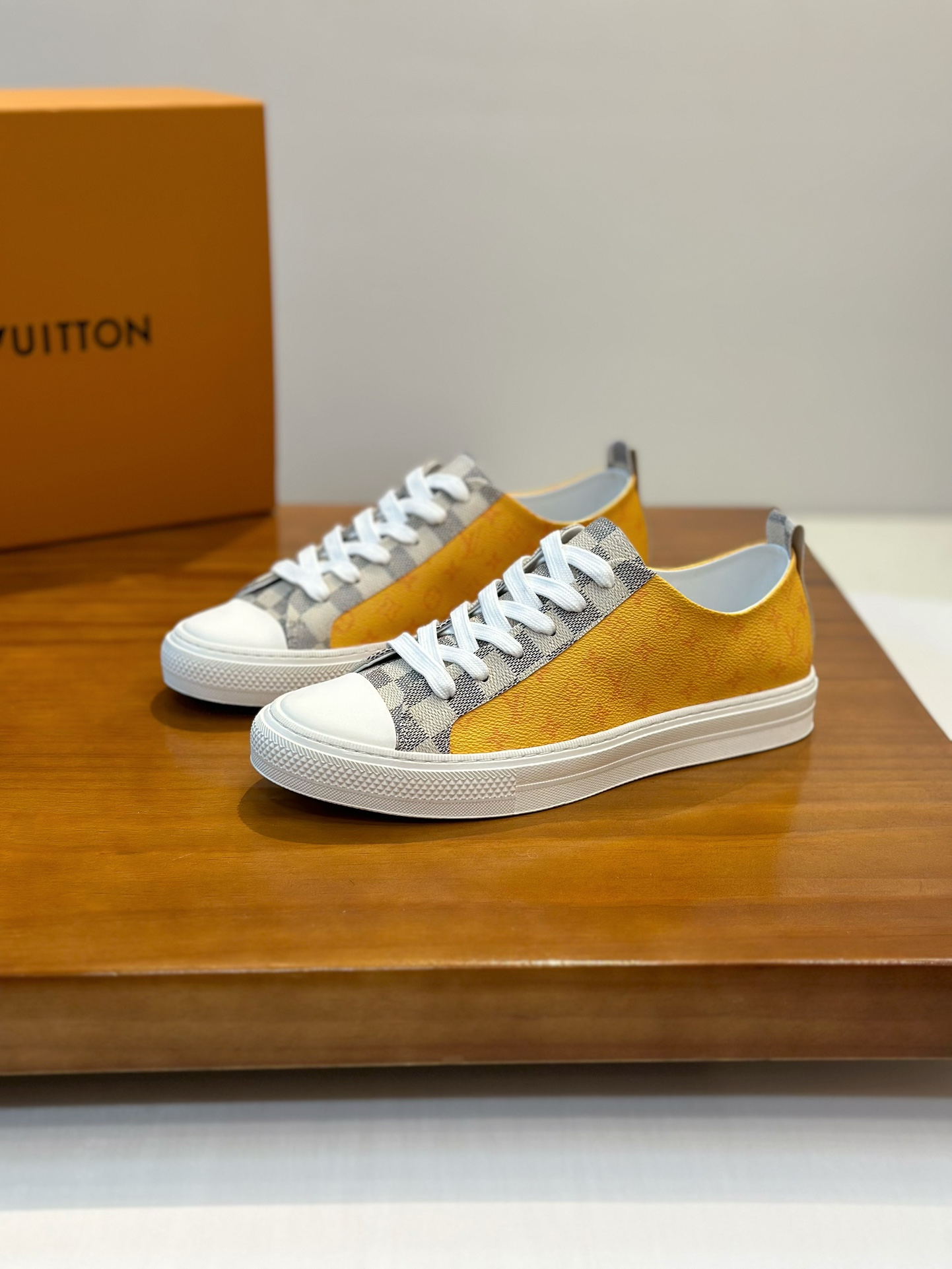 LOUIS VUITTON SHOES 