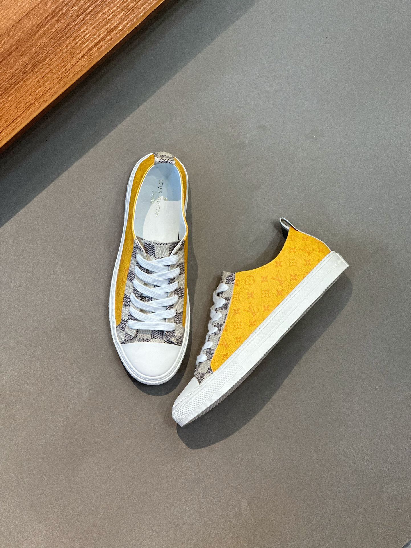 LOUIS VUITTON SHOES 