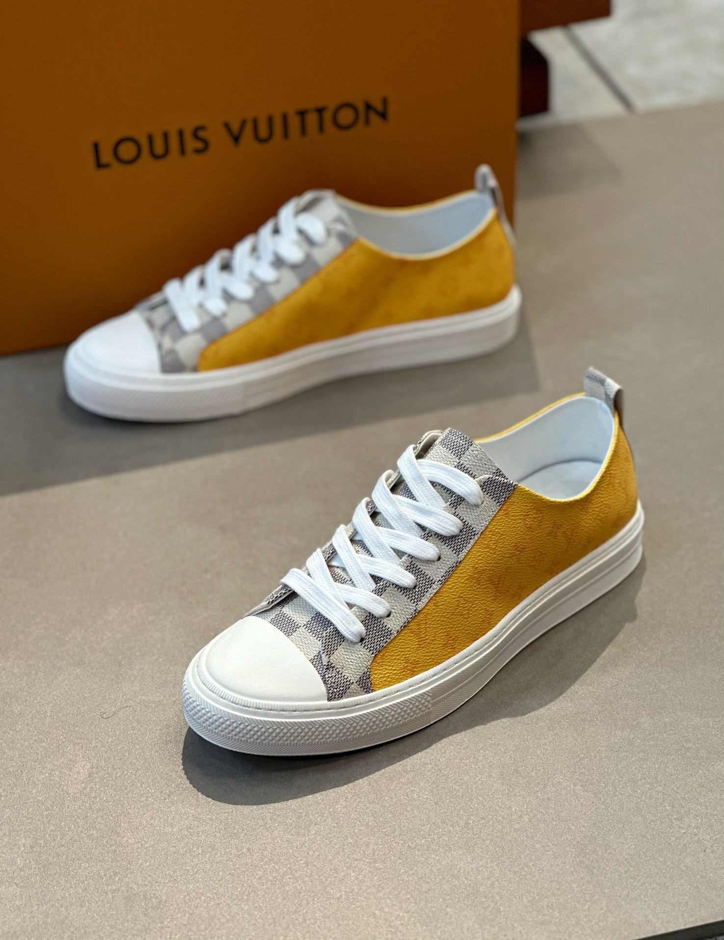 LOUIS VUITTON SHOES 