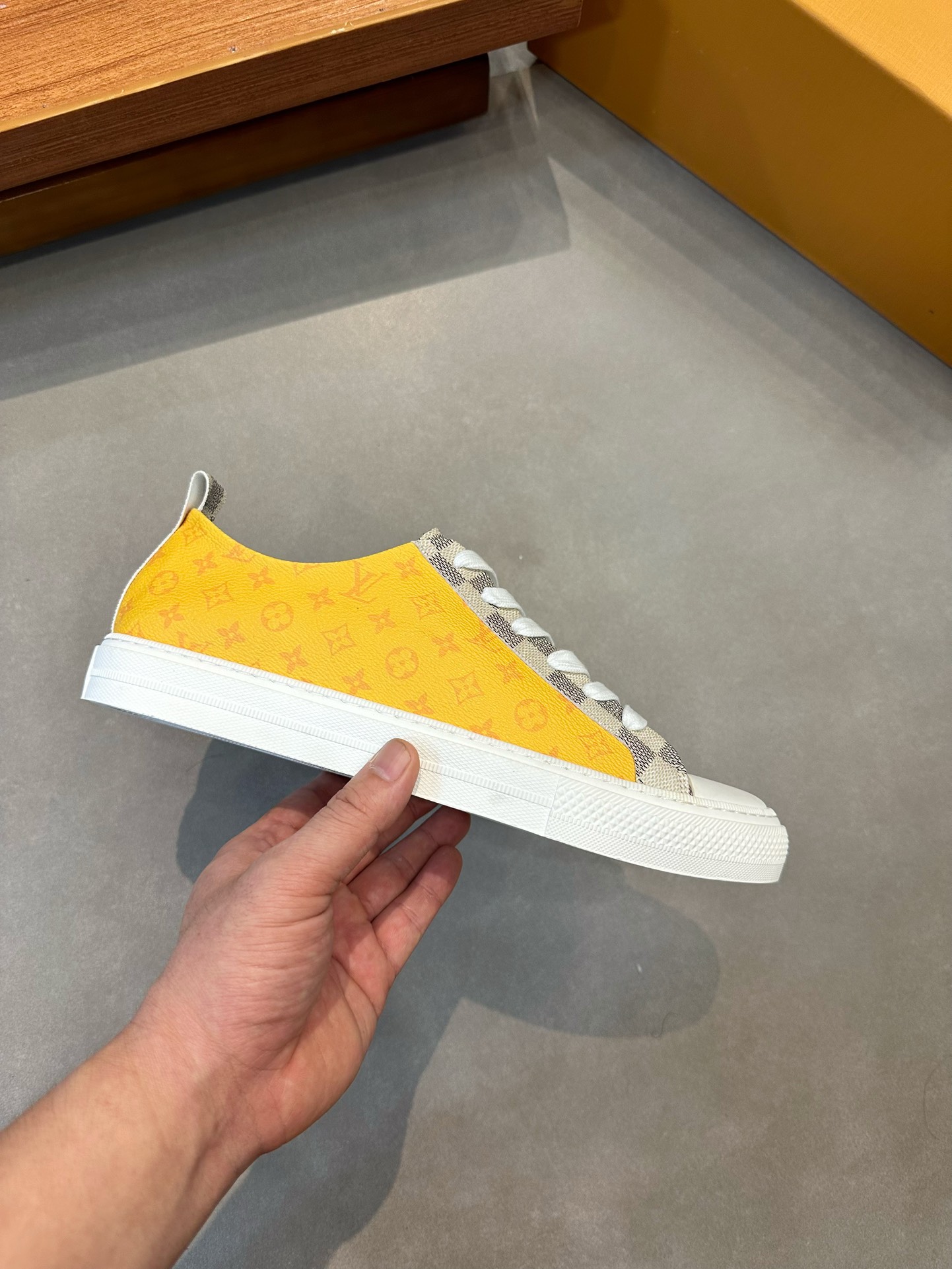 LOUIS VUITTON SHOES 