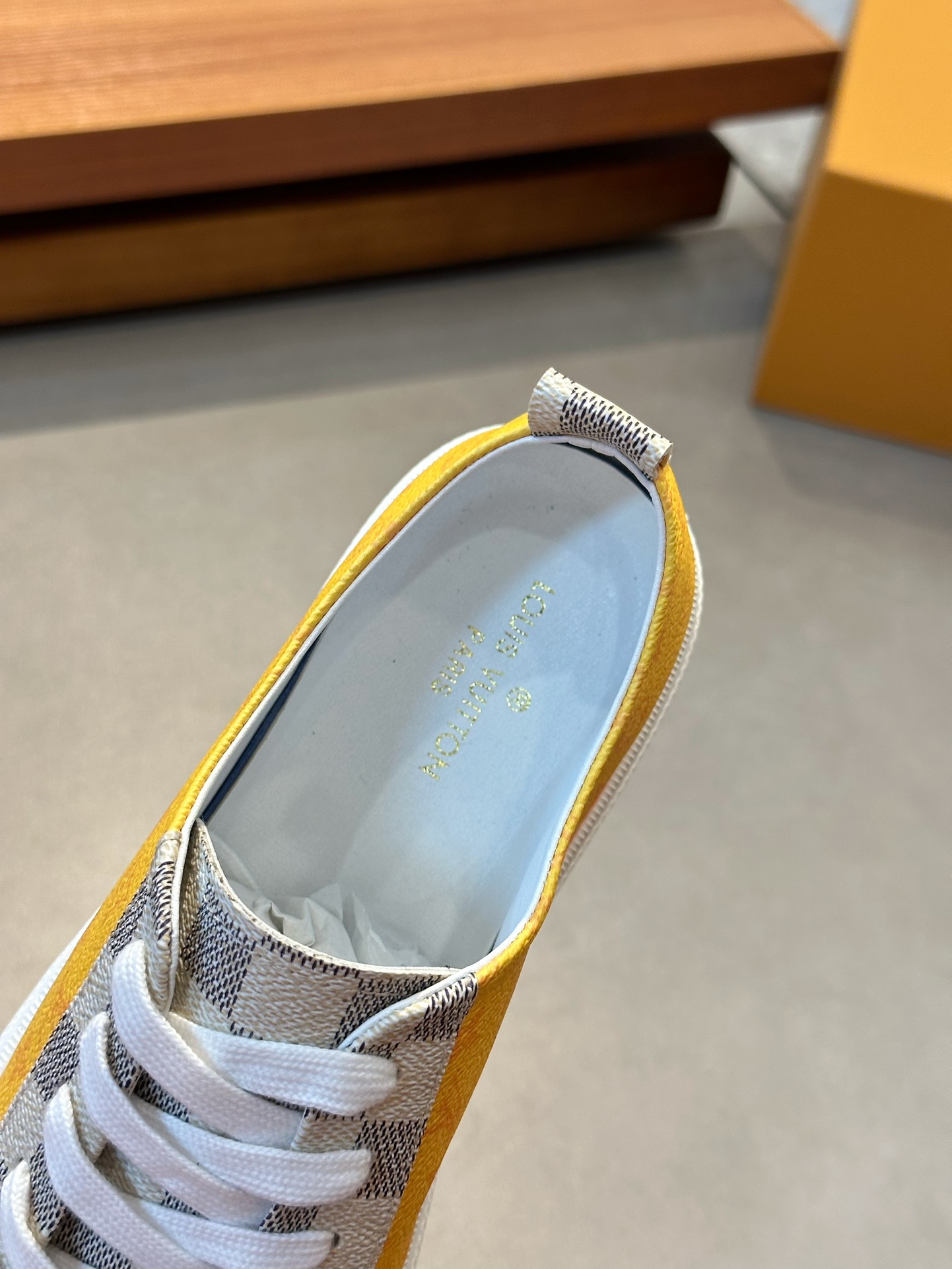 LOUIS VUITTON SHOES 