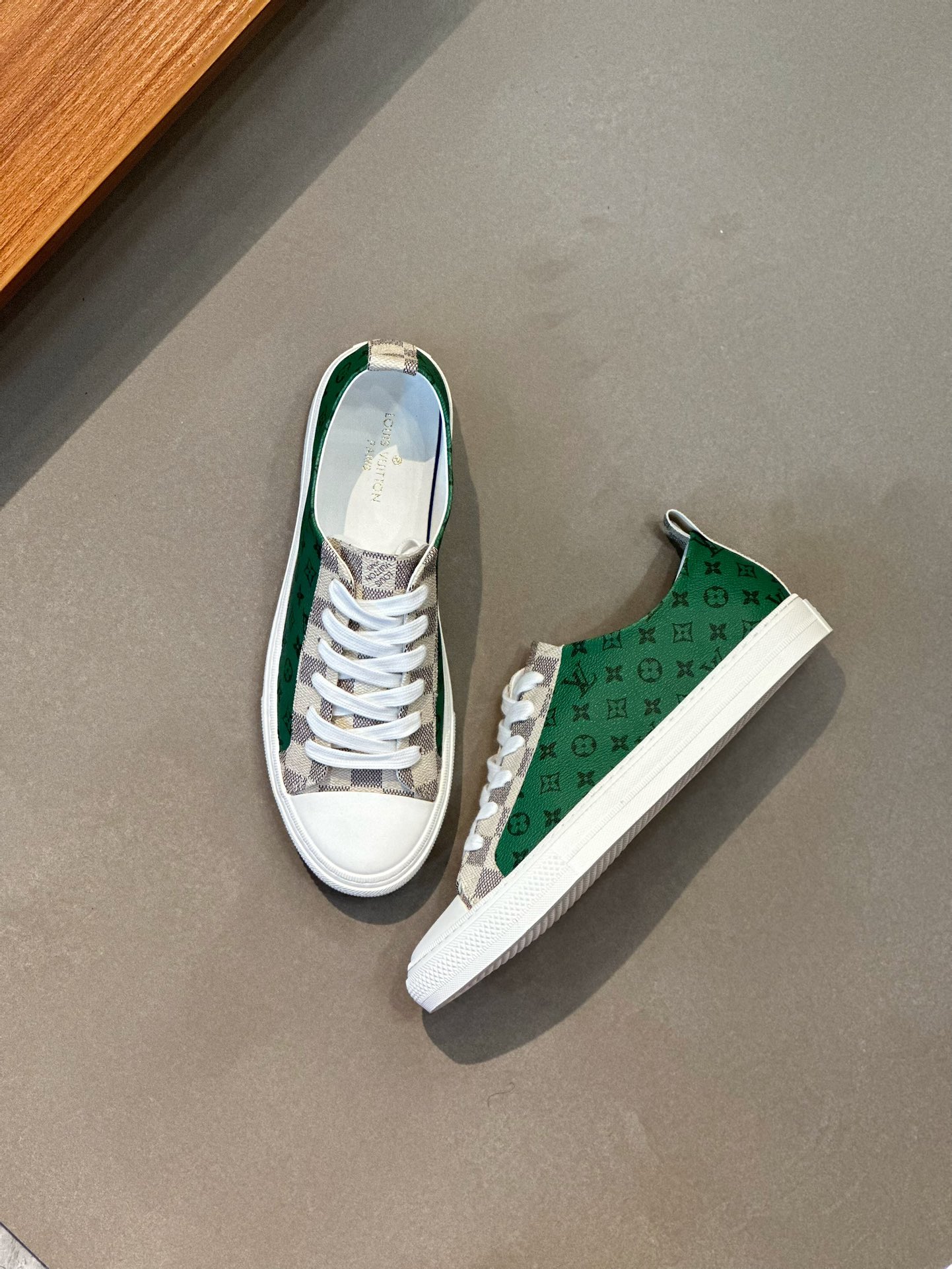 LOUIS VUITTON SHOES 