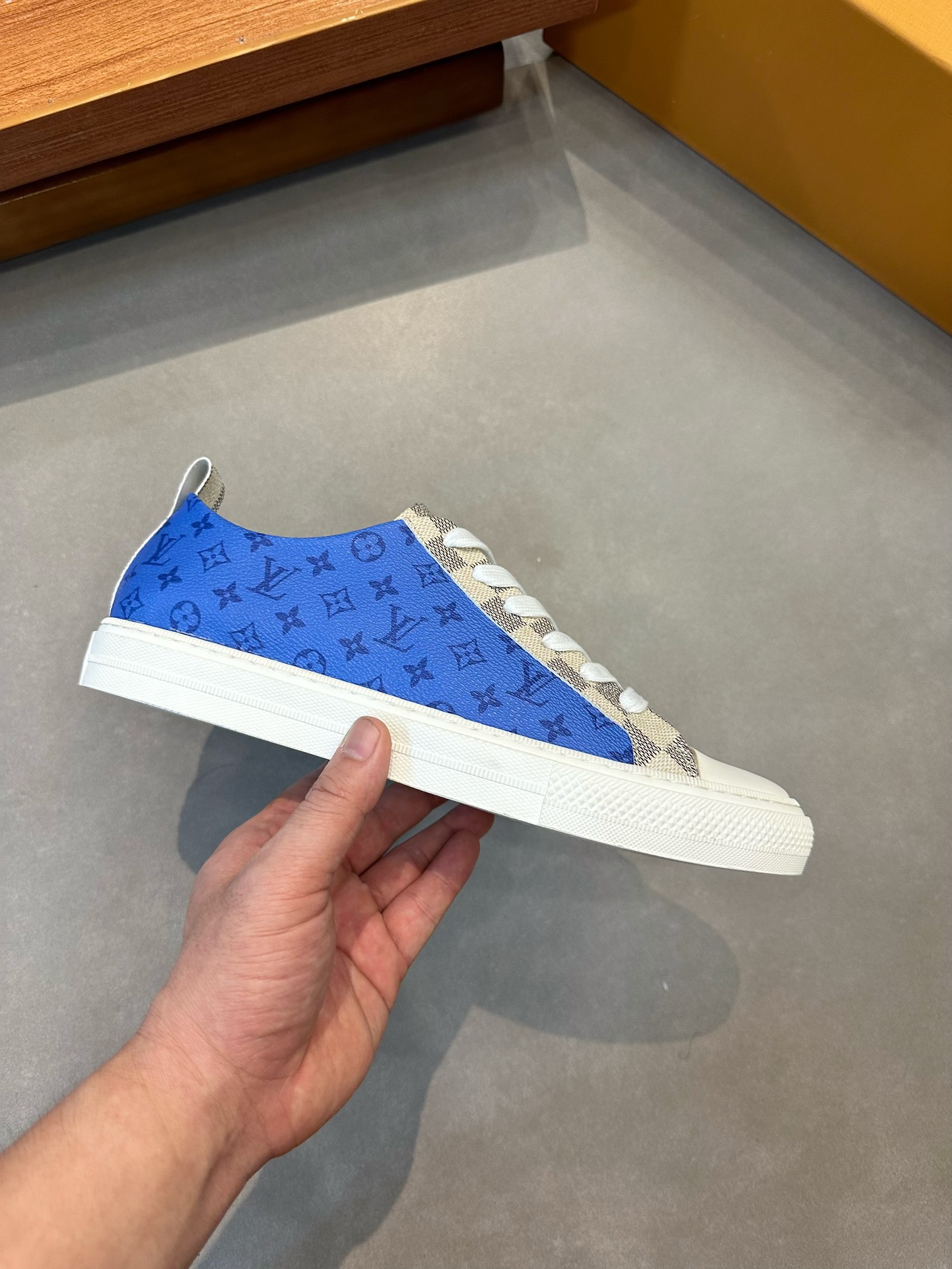 LOUIS VUITTON SHOES 