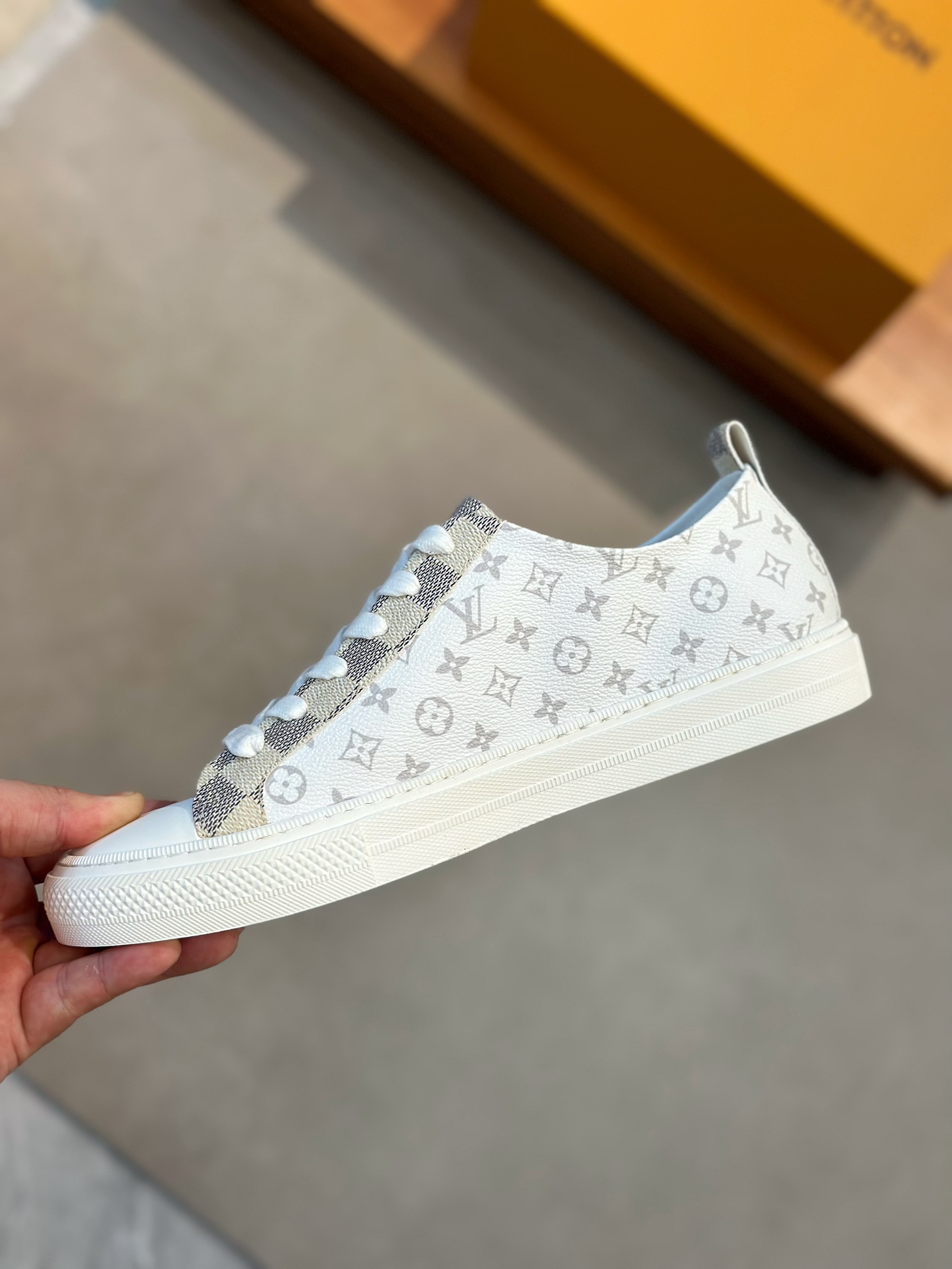 LOUIS VUITTON SHOES 