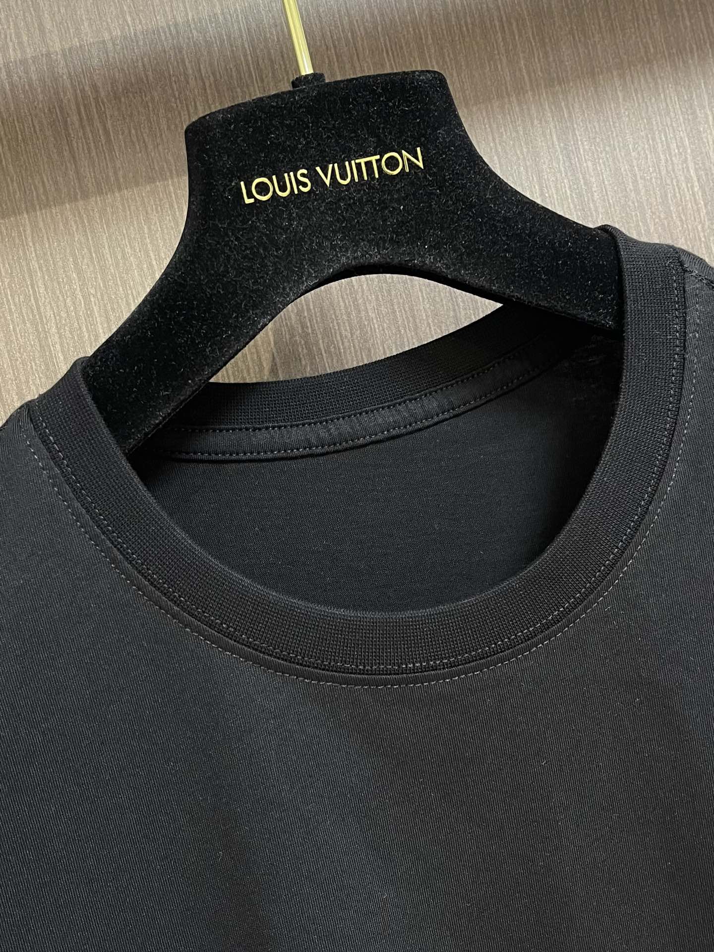LV T-Shirt