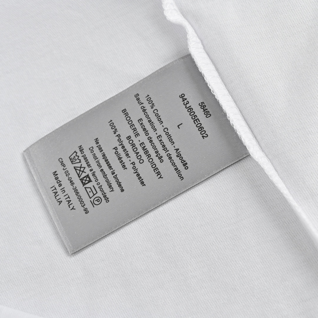 DIOR T-SHIRT