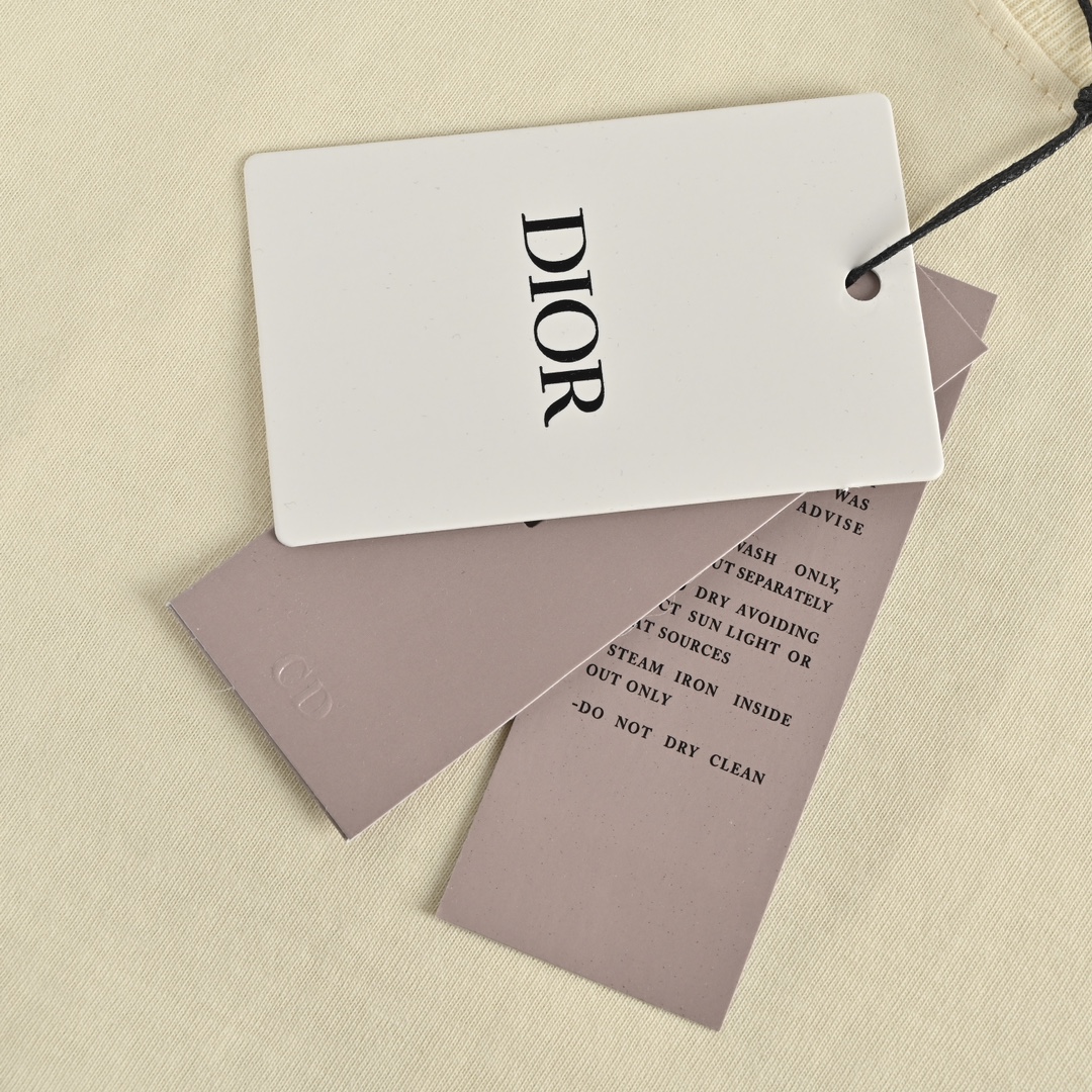 DIOR T-SHIRT