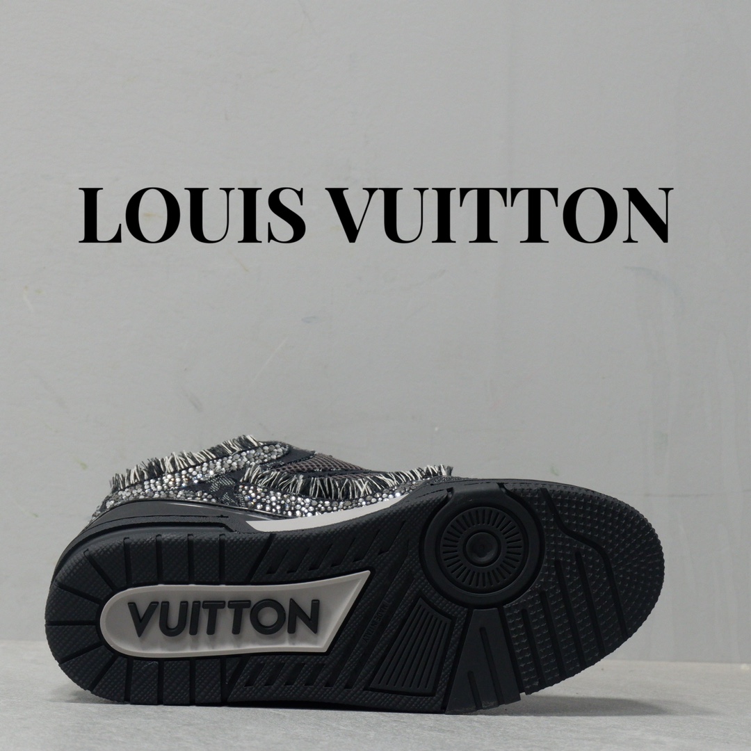 LOUIS VUITON TRAINERS