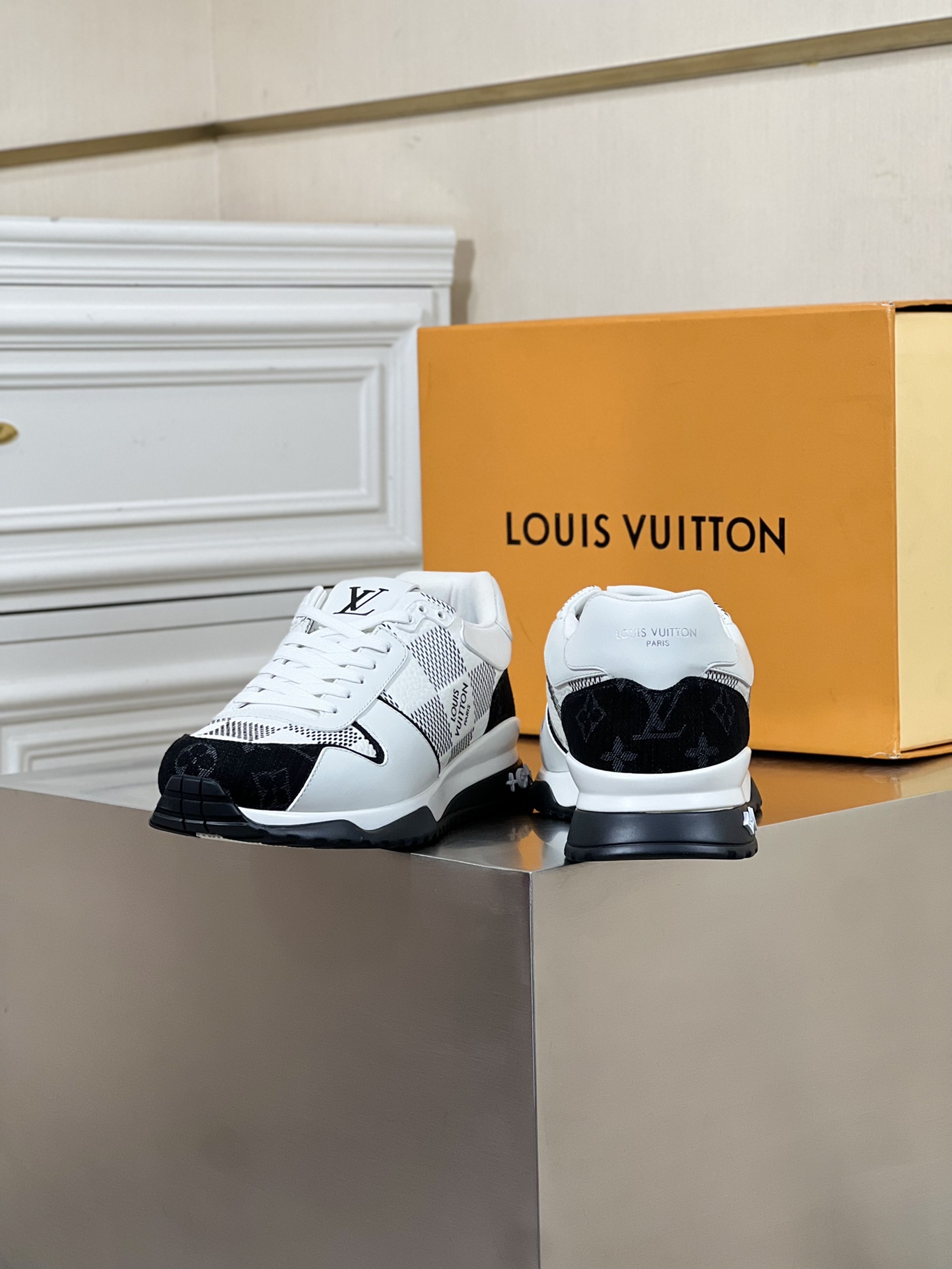 LOUIS VUITTON RUN AWAY 