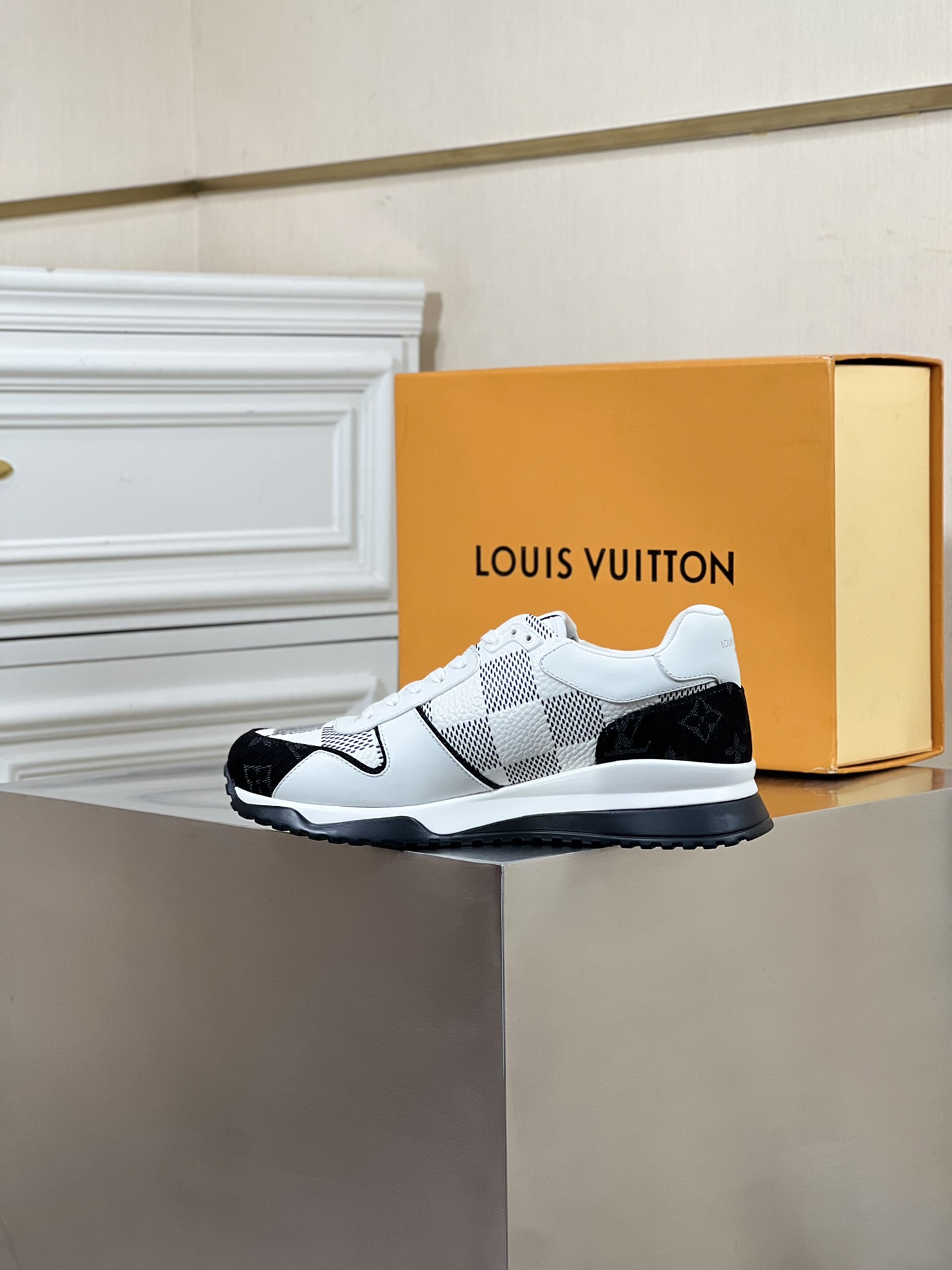 LOUIS VUITTON RUN AWAY 