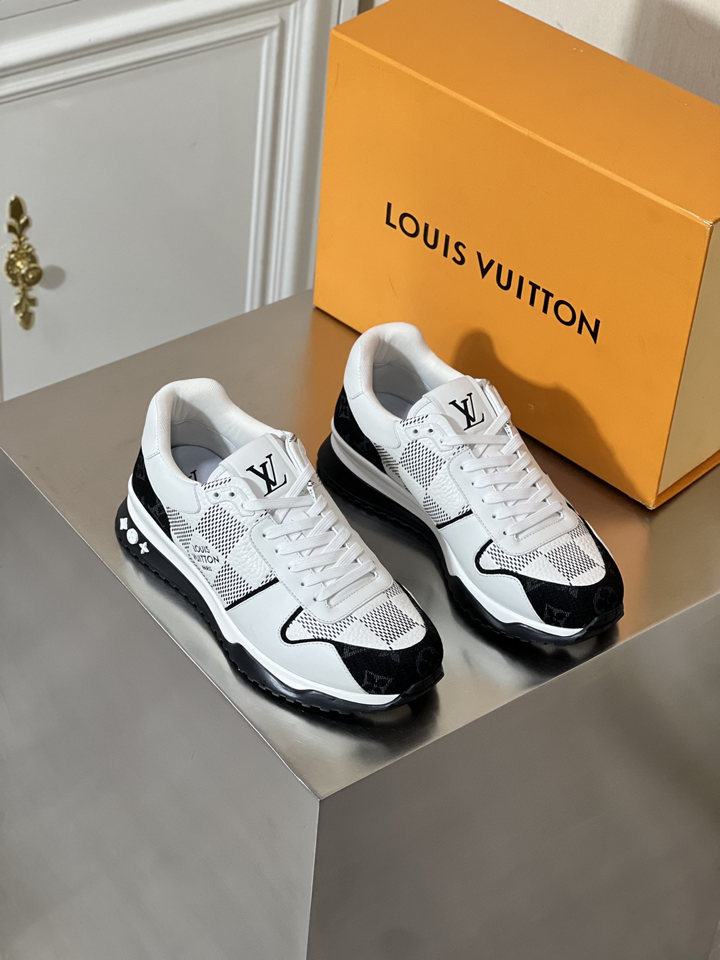 LOUIS VUITTON RUN AWAY 