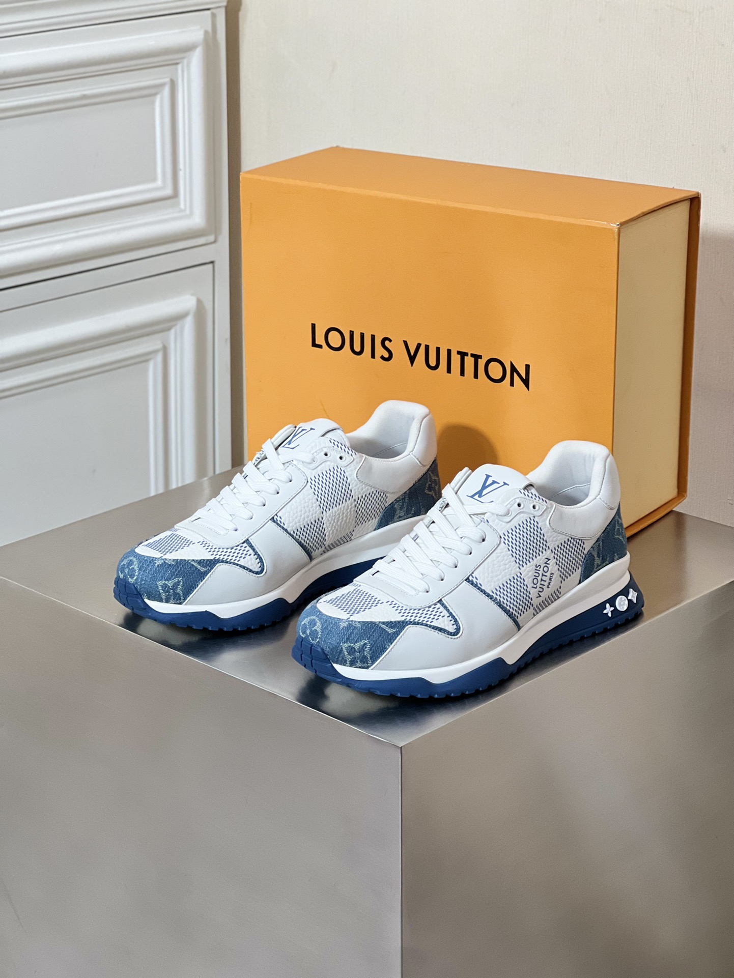LOUIS VUITTON RUN AWAY 