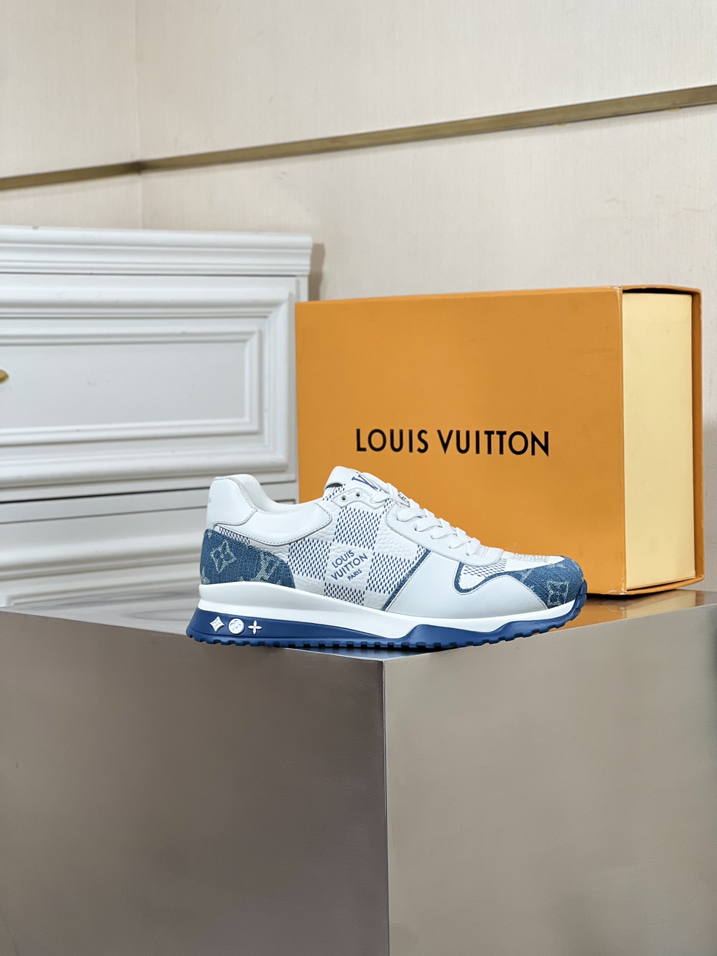 LOUIS VUITTON RUN AWAY 