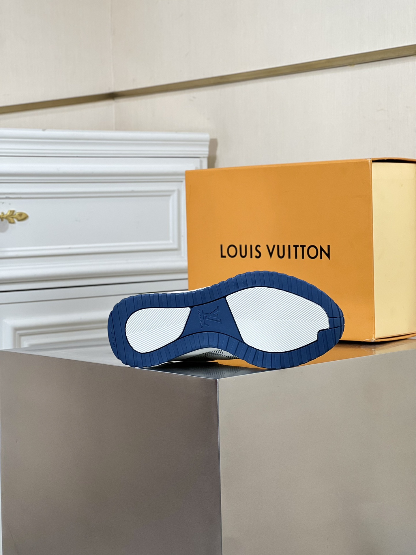 LOUIS VUITTON RUN AWAY 