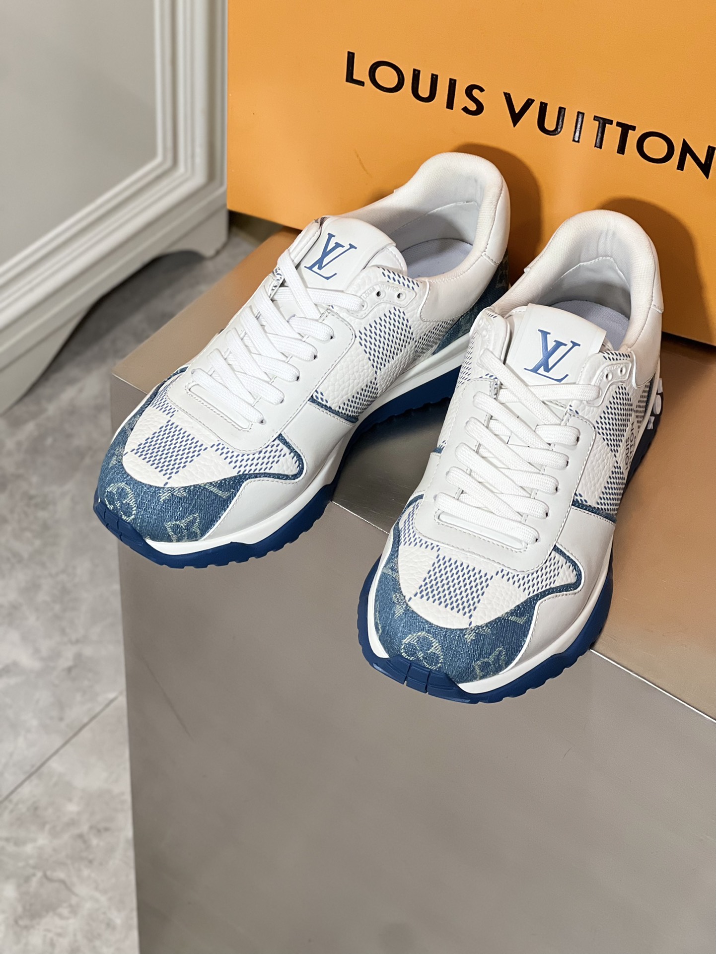 LOUIS VUITTON RUN AWAY 