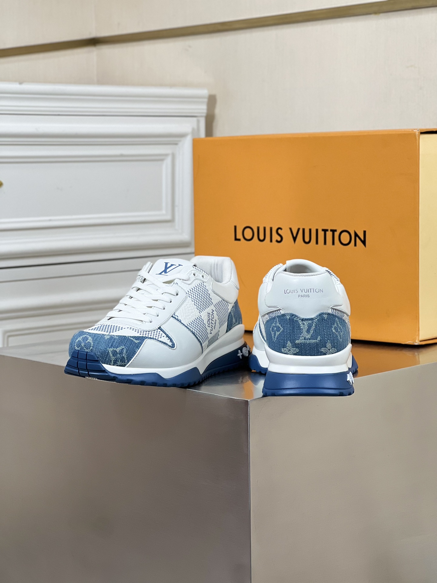 LOUIS VUITTON RUN AWAY 