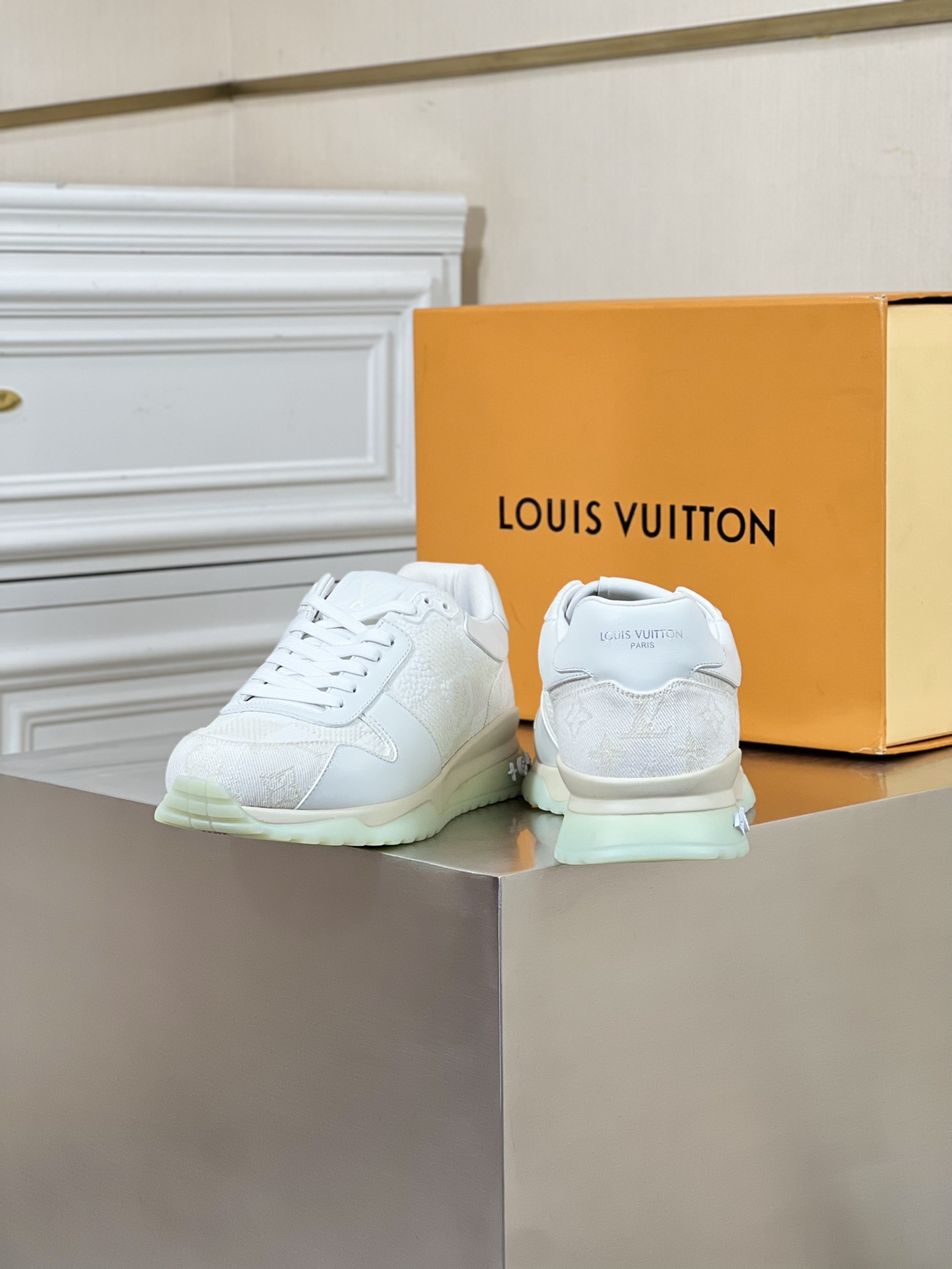 LOUIS VUITTON RUN AWAY 