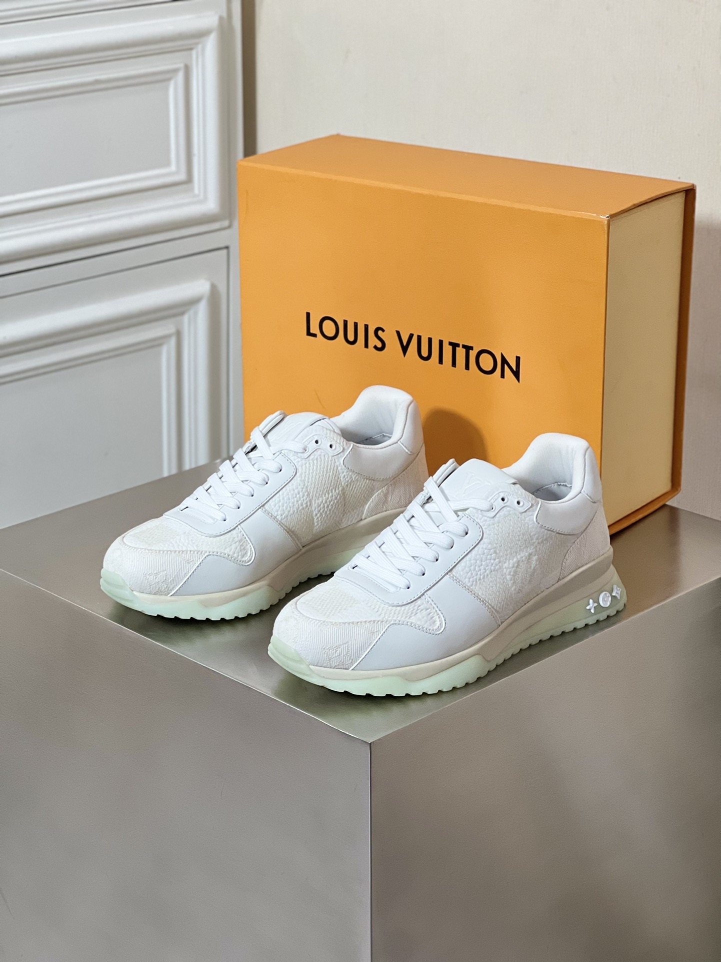 LOUIS VUITTON RUN AWAY 