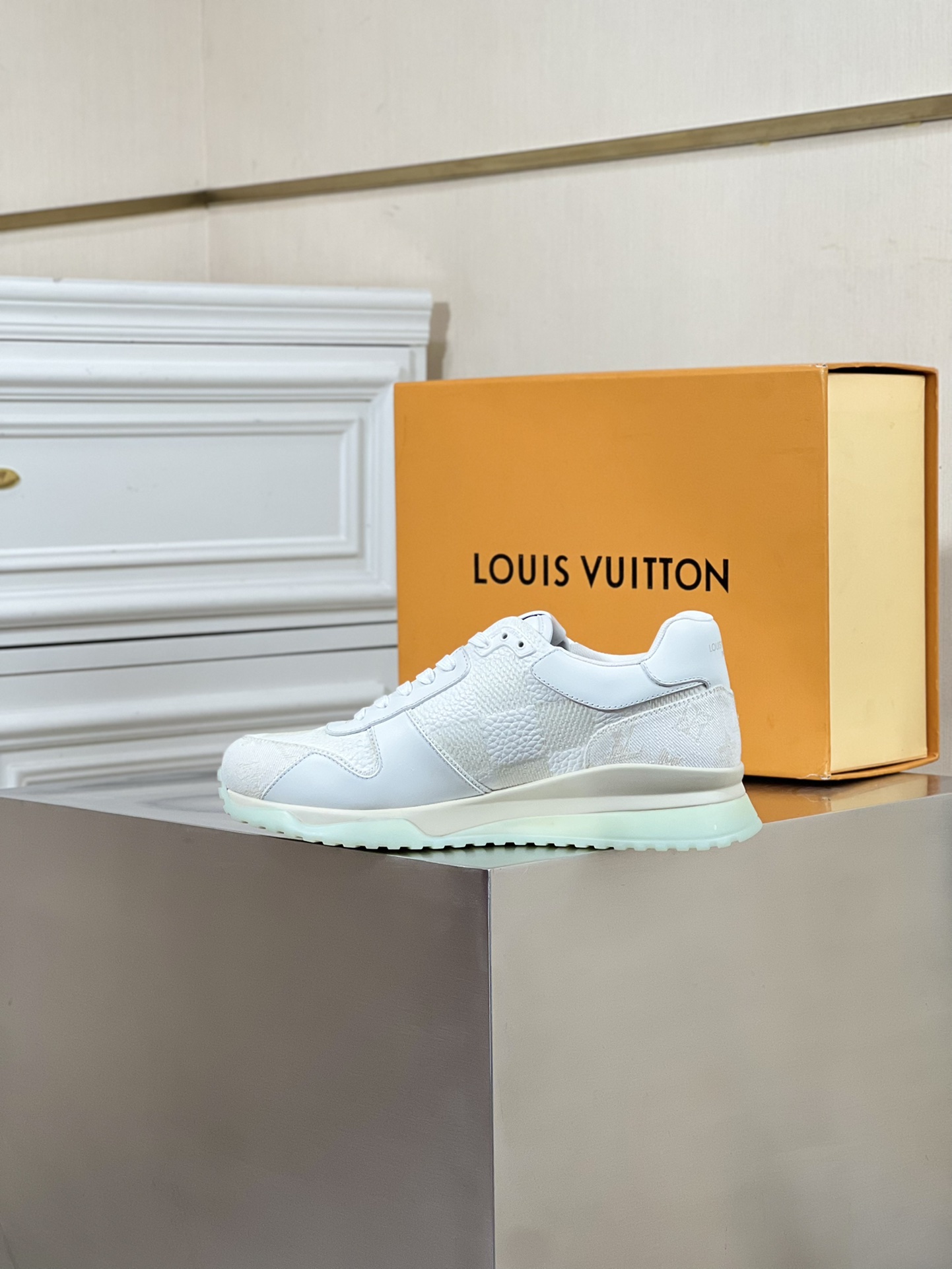 LOUIS VUITTON RUN AWAY 