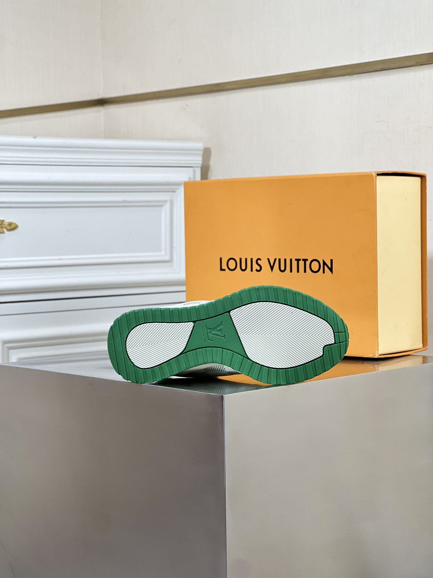 LOUIS VUITTON RUN AWAY 