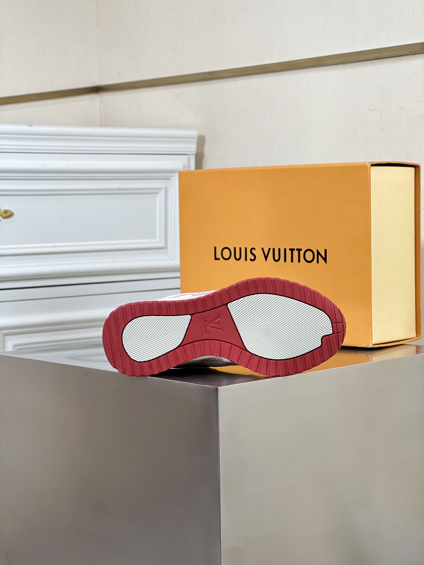 LOUIS VUITTON RUN AWAY 
