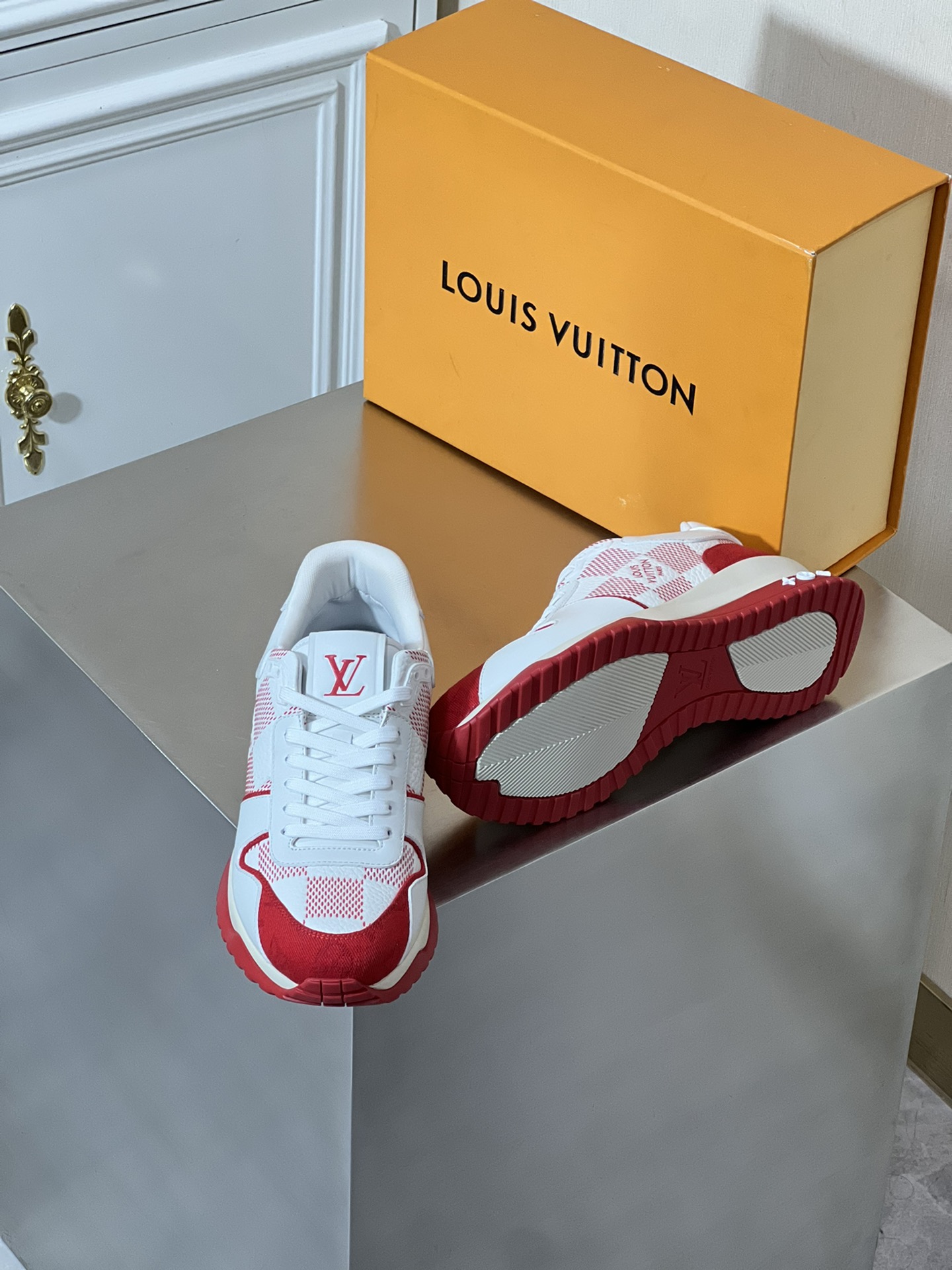 LOUIS VUITTON RUN AWAY 