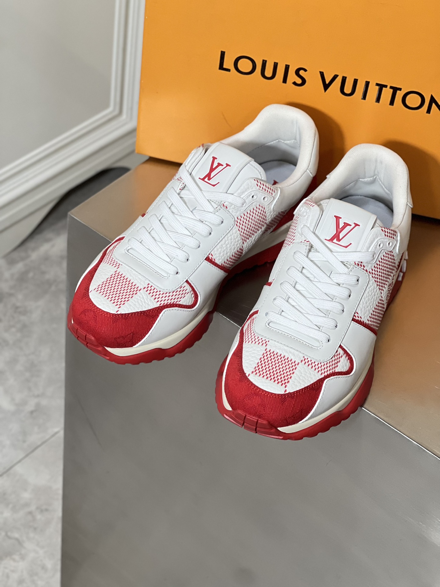 LOUIS VUITTON RUN AWAY 