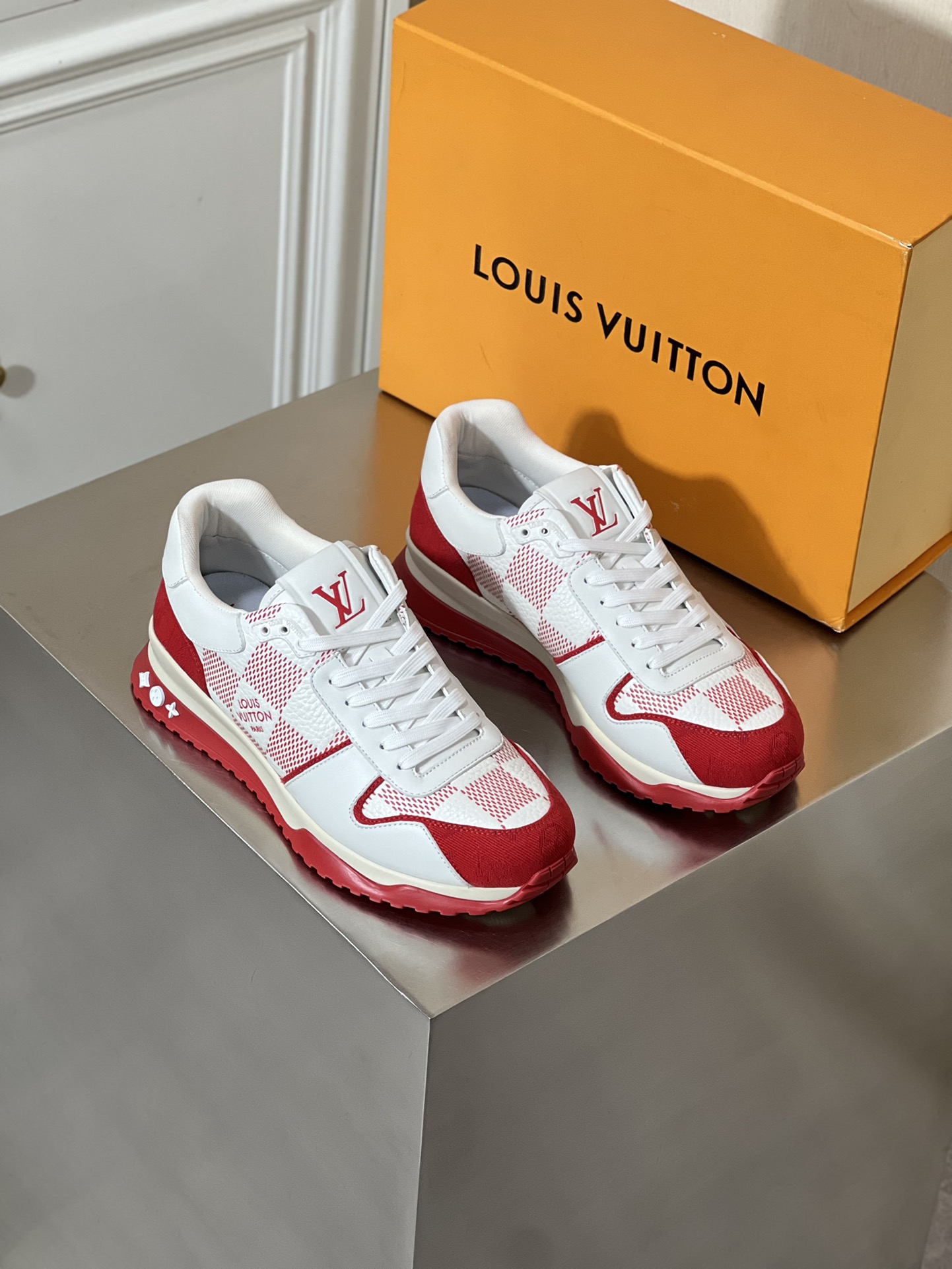 LOUIS VUITTON RUN AWAY 