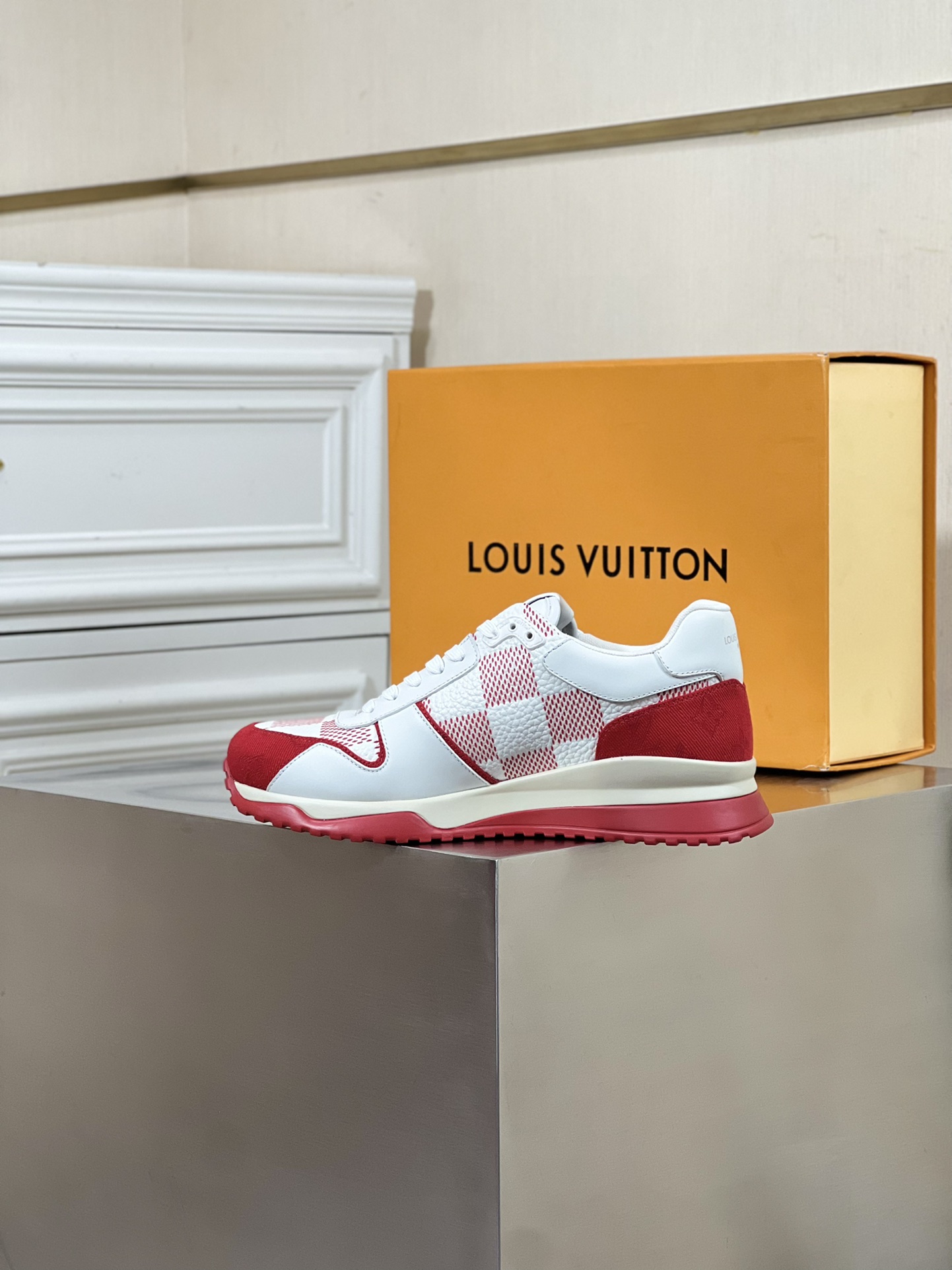 LOUIS VUITTON RUN AWAY 