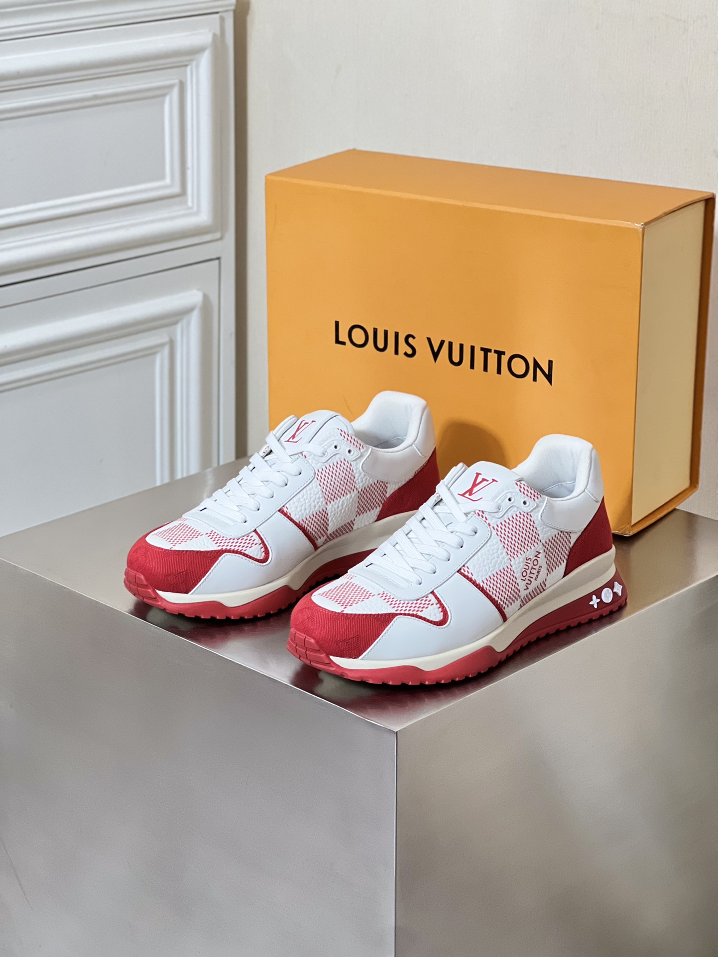 LOUIS VUITTON RUN AWAY 