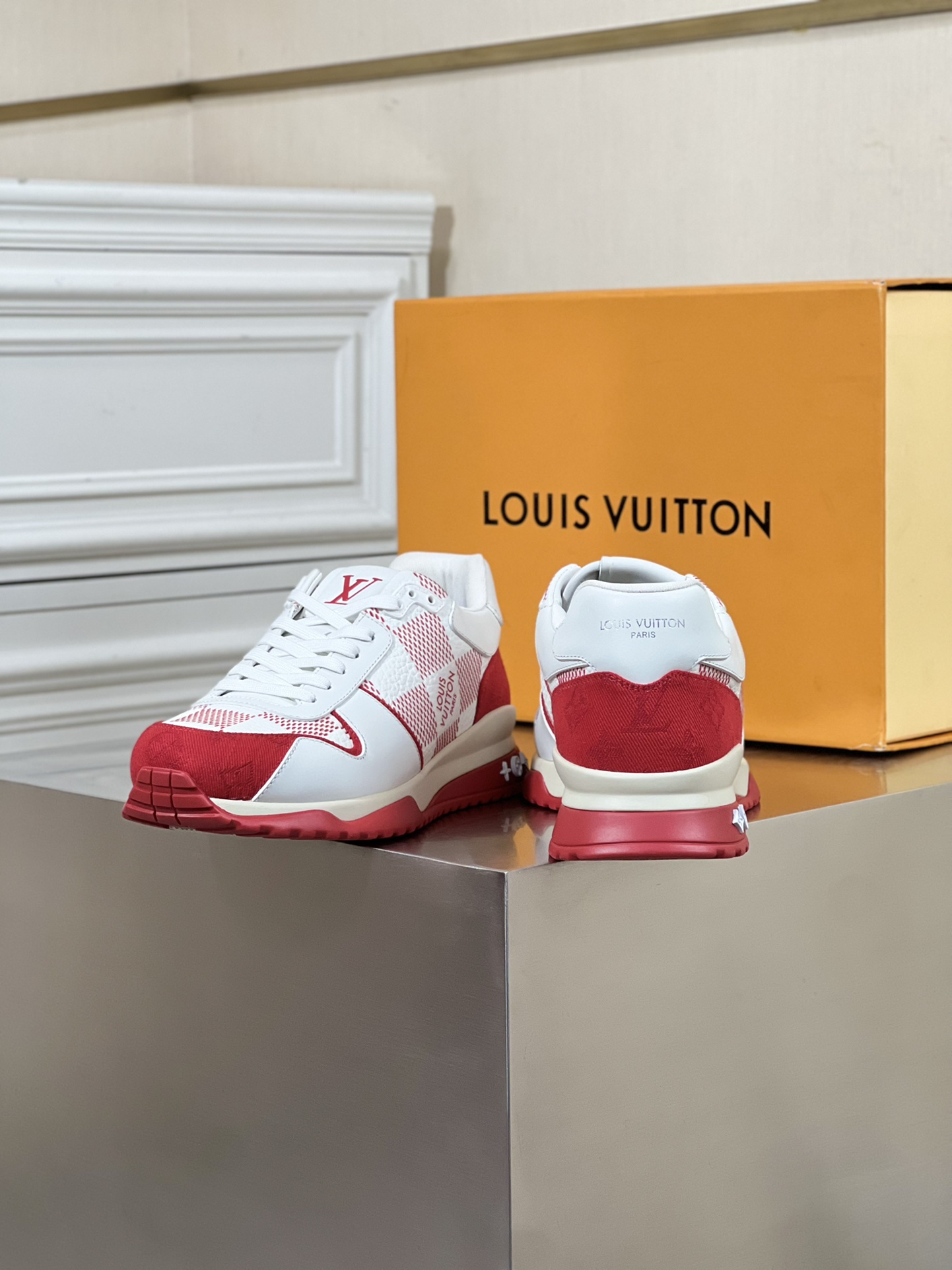LOUIS VUITTON RUN AWAY 