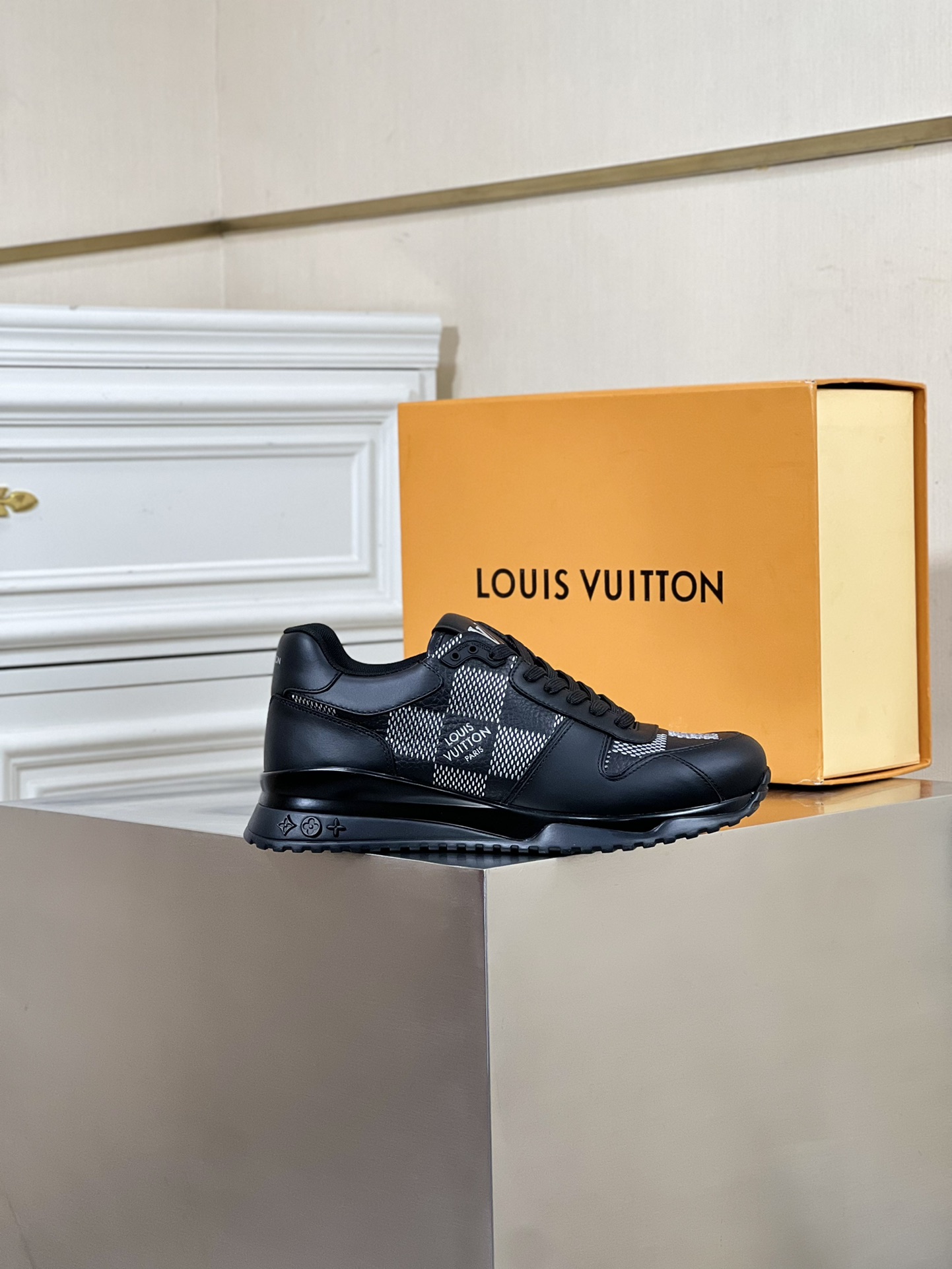 LOUIS VUITTON RUN AWAY 
