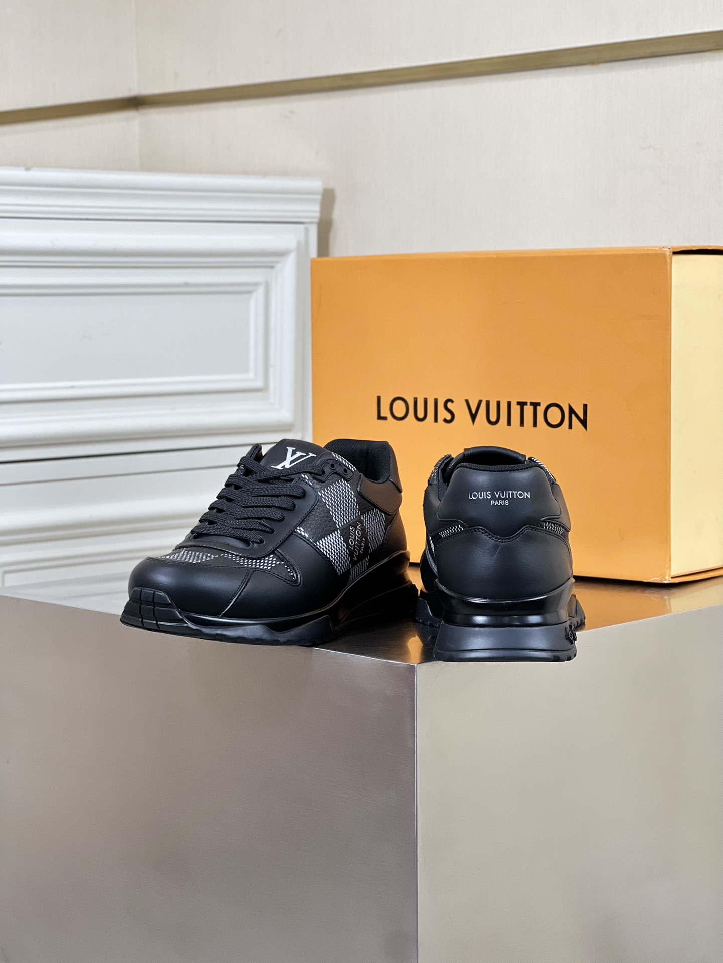 LOUIS VUITTON RUN AWAY 