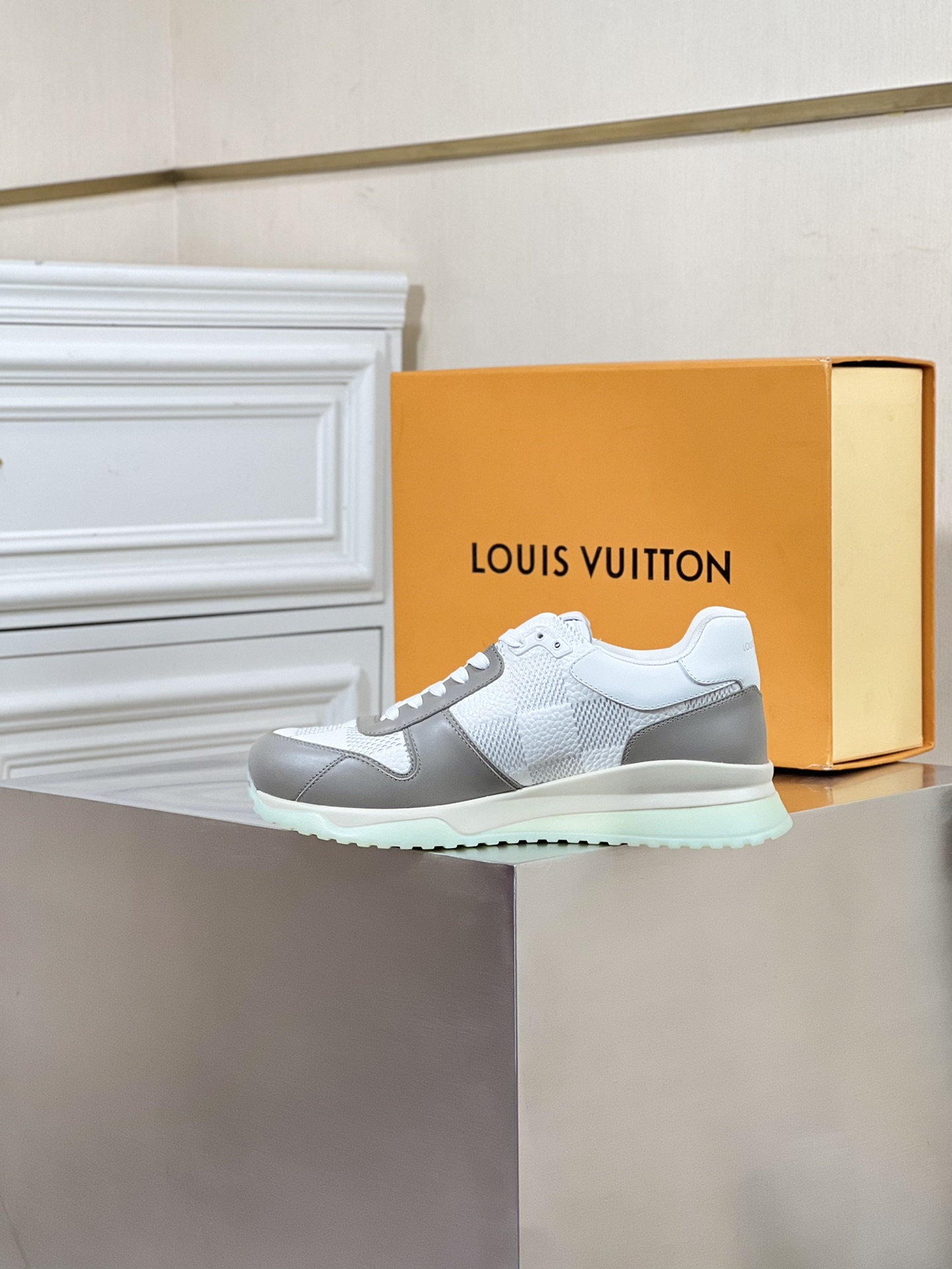 LOUIS VUITTON RUN AWAY 
