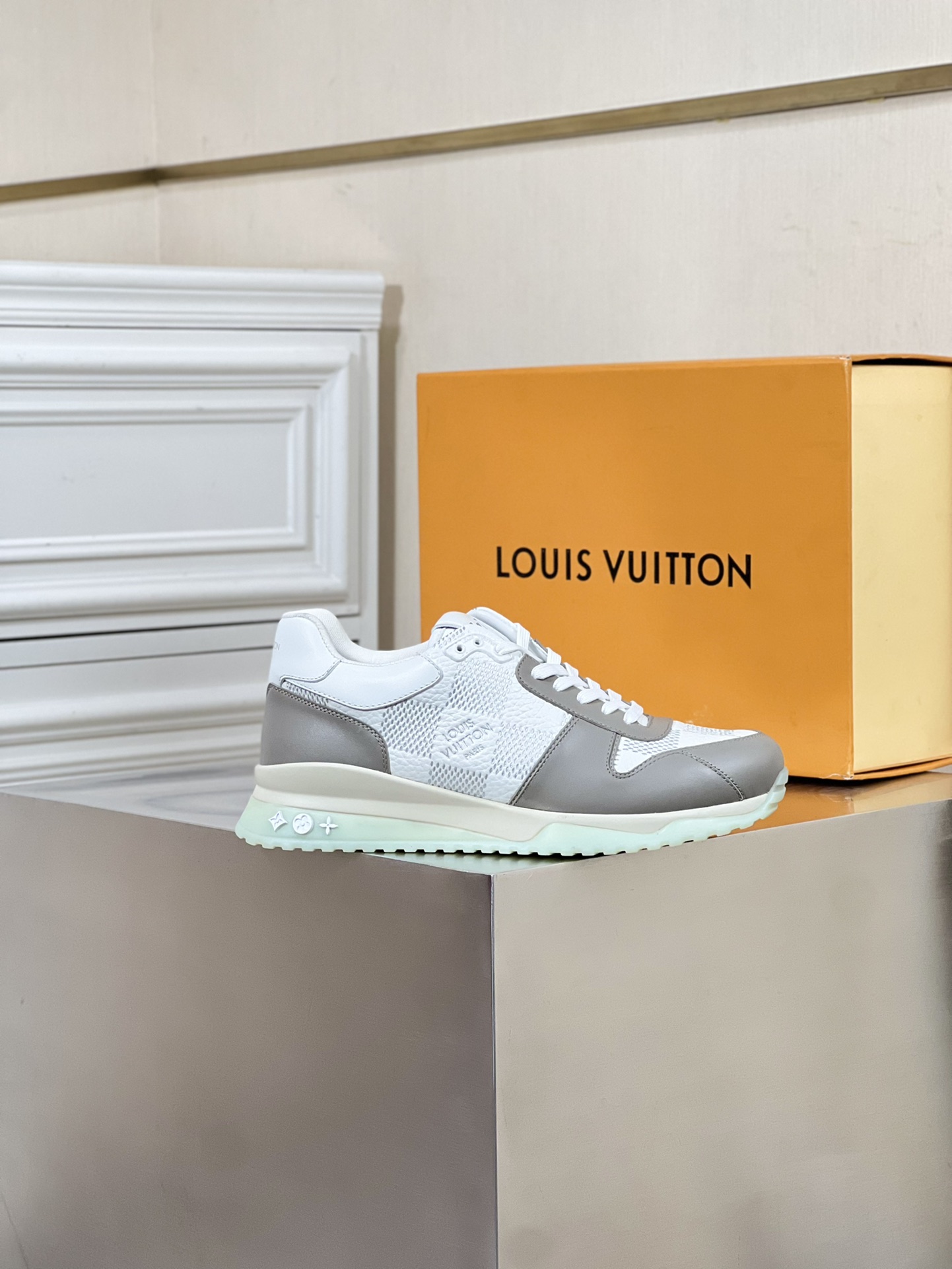 LOUIS VUITTON RUN AWAY 