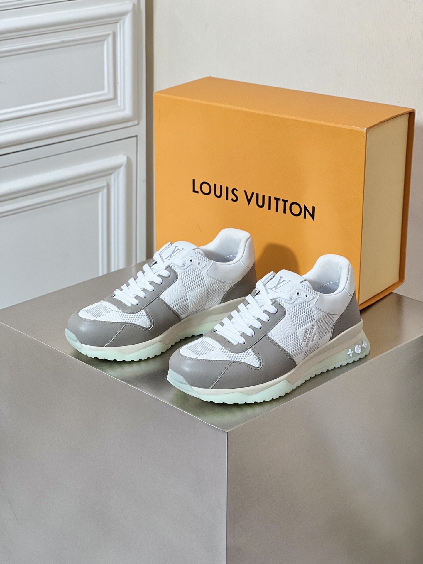 LOUIS VUITTON RUN AWAY 