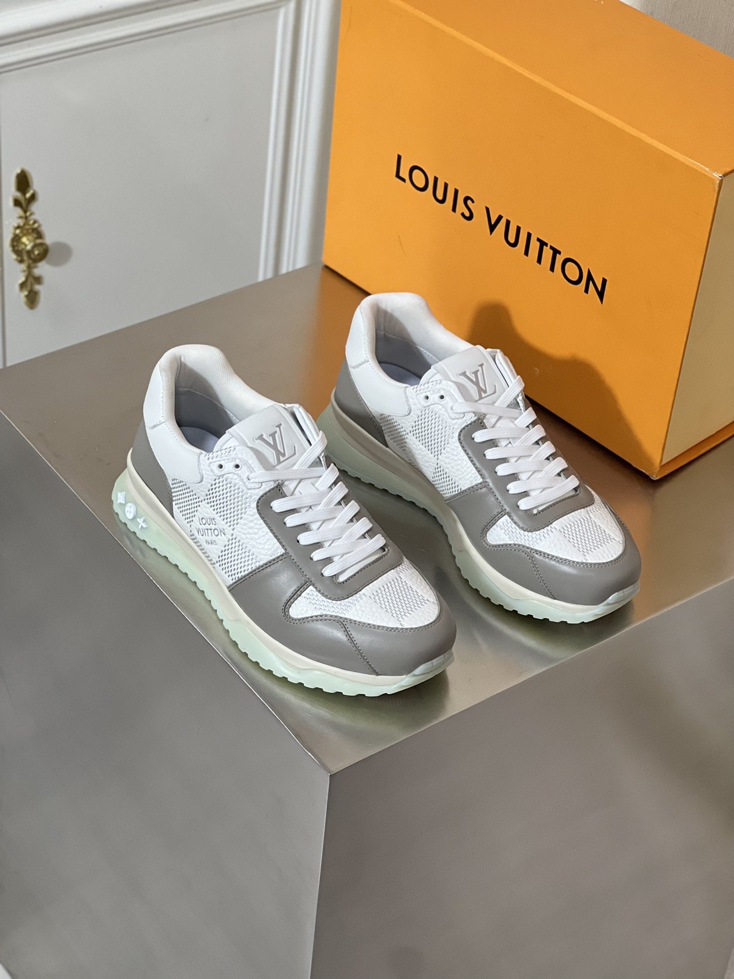 LOUIS VUITTON RUN AWAY 