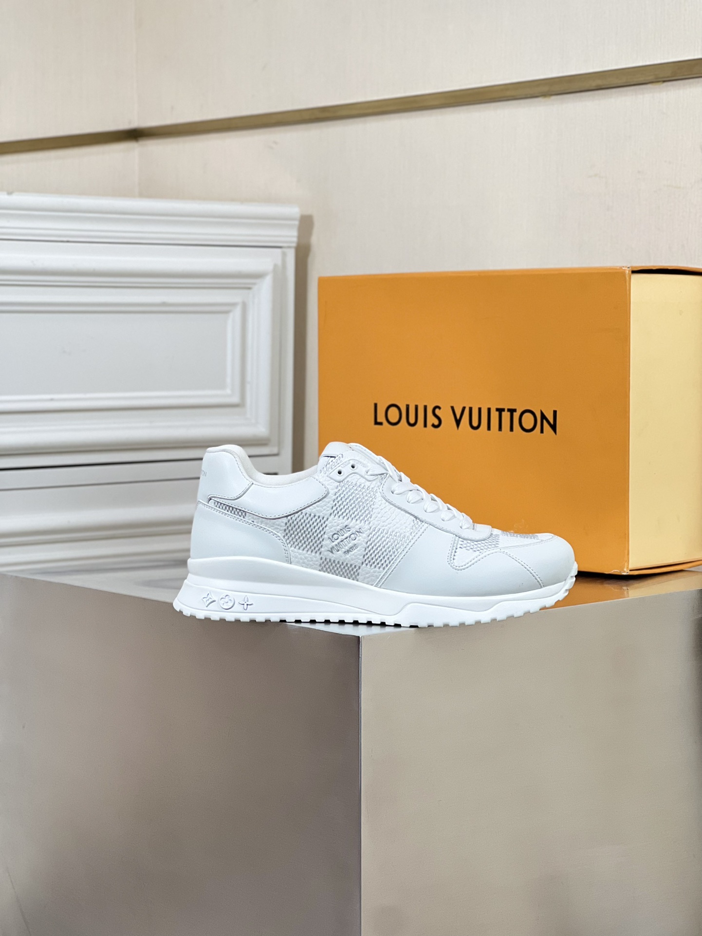 LOUIS VUITTON RUN AWAY 