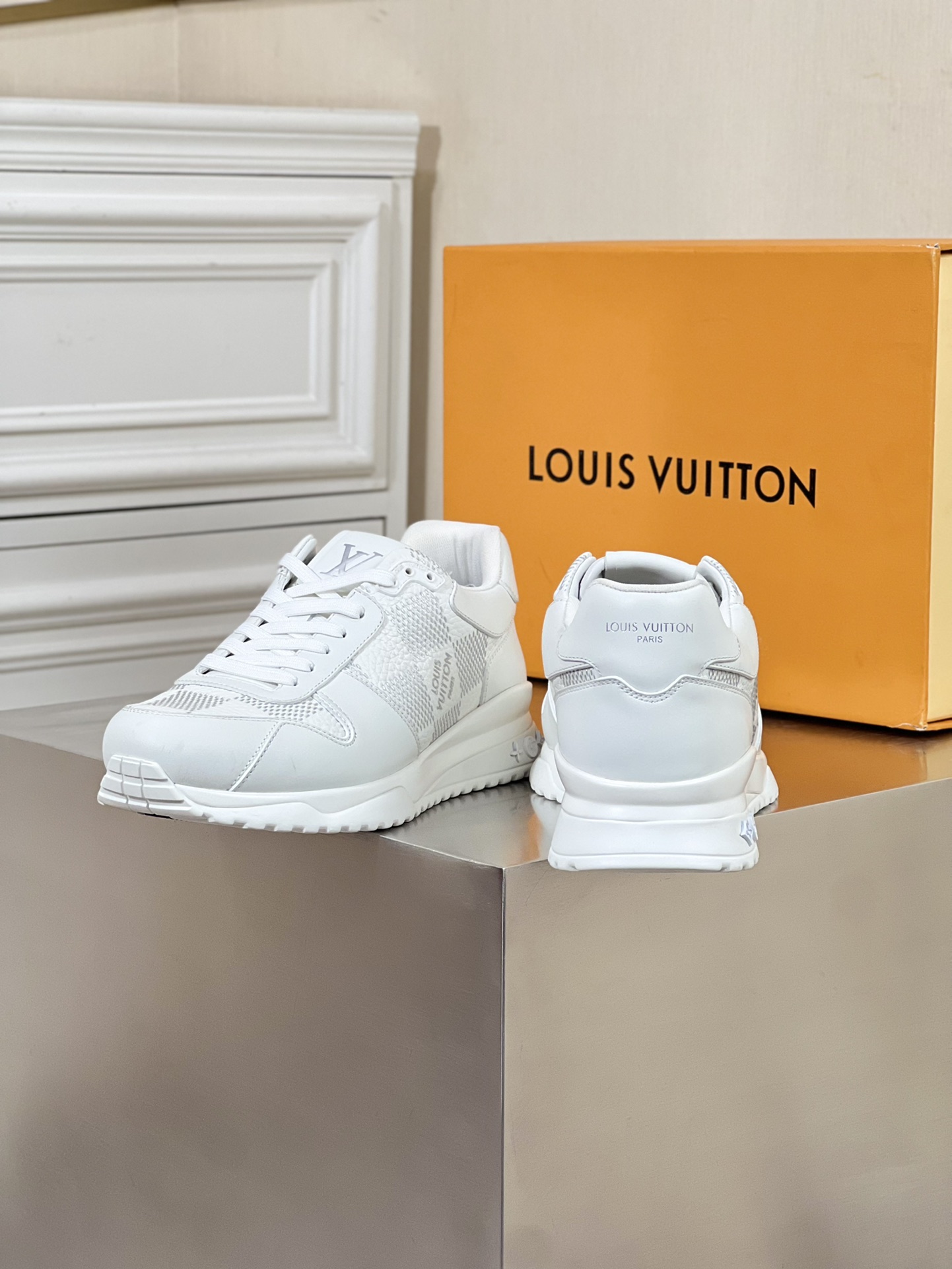 LOUIS VUITTON RUN AWAY 