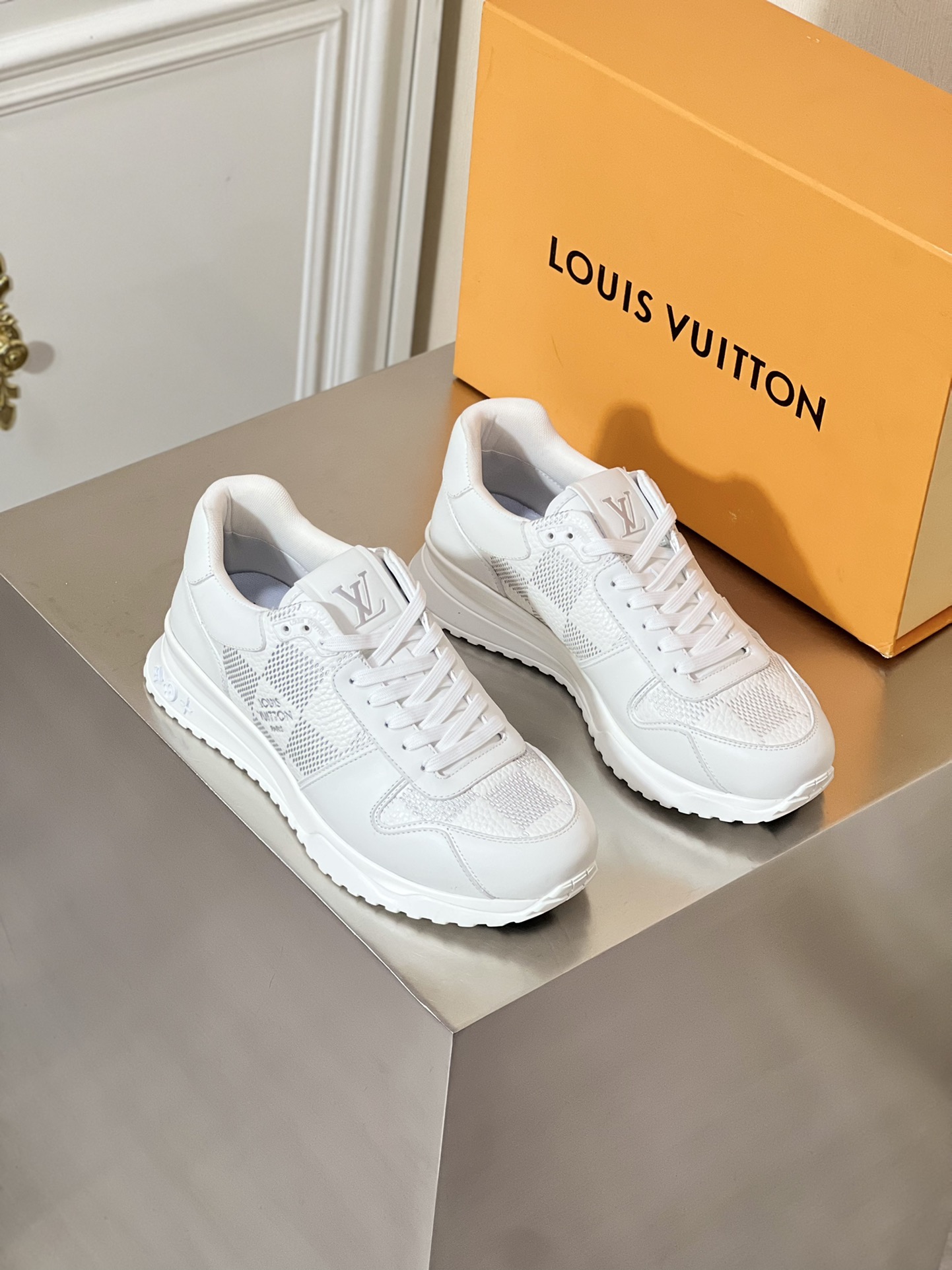 LOUIS VUITTON RUN AWAY 