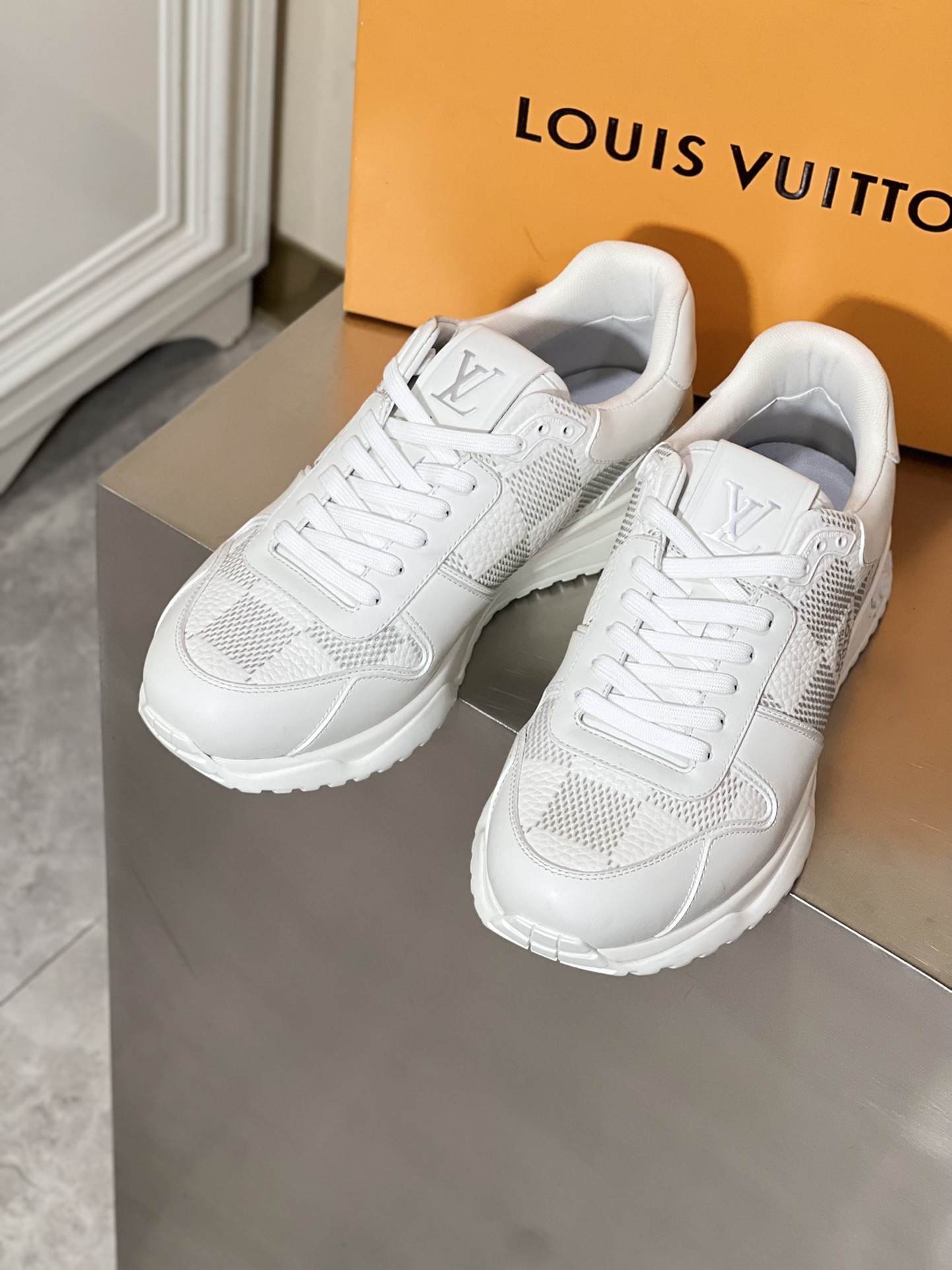 LOUIS VUITTON RUN AWAY 