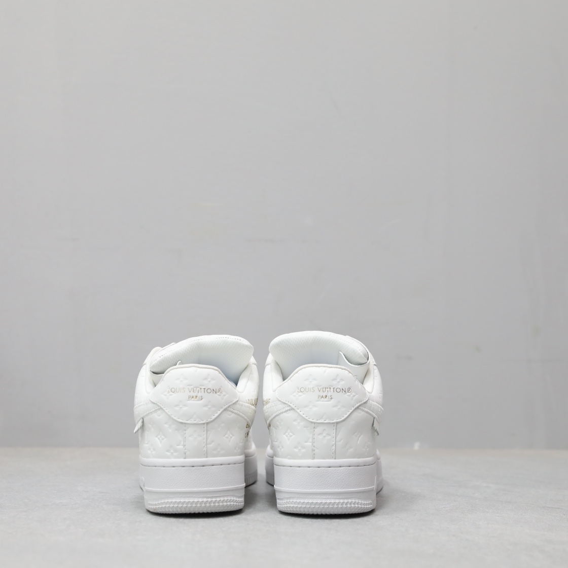 LOUIS VUITTON TRAINERS