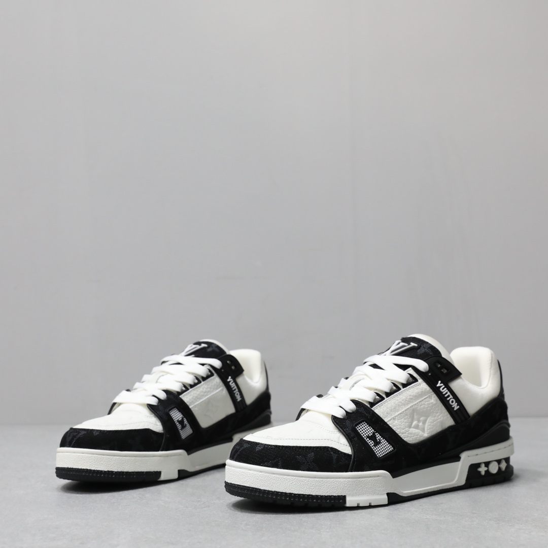 LOUIS VUITTON TRAINERS