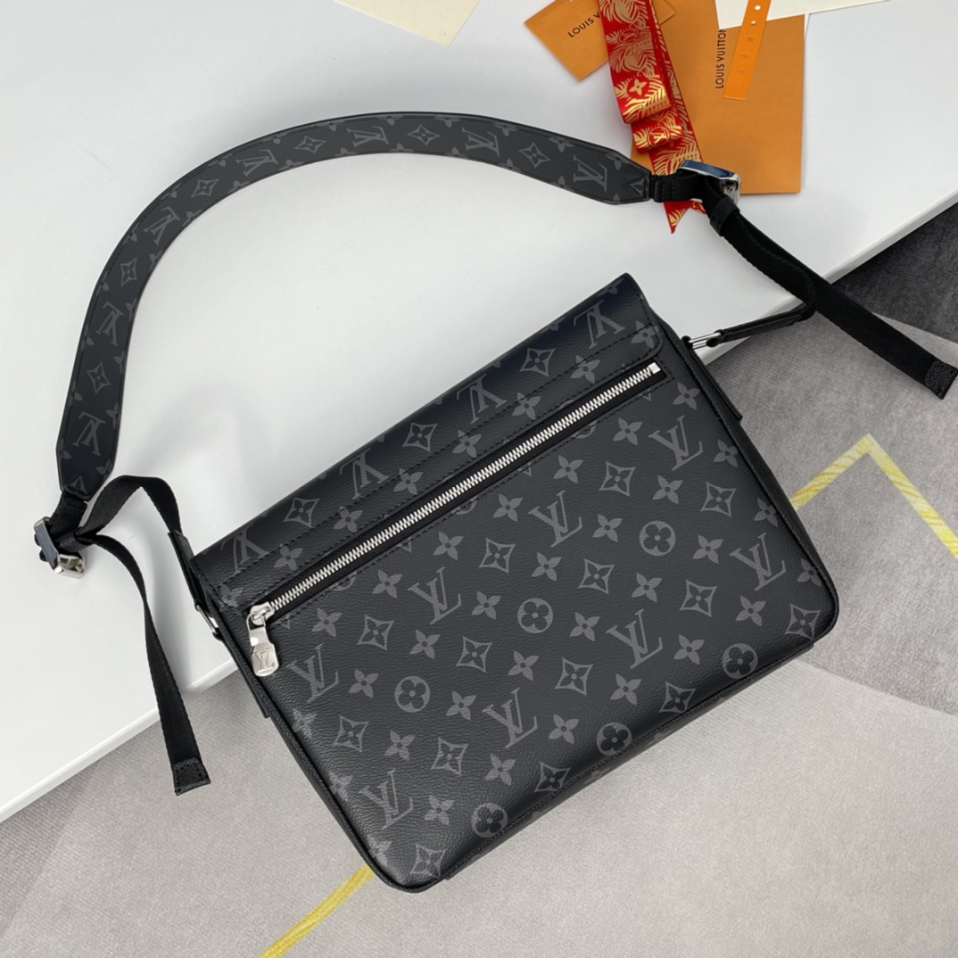 LOUIS VUITTON Taigarama