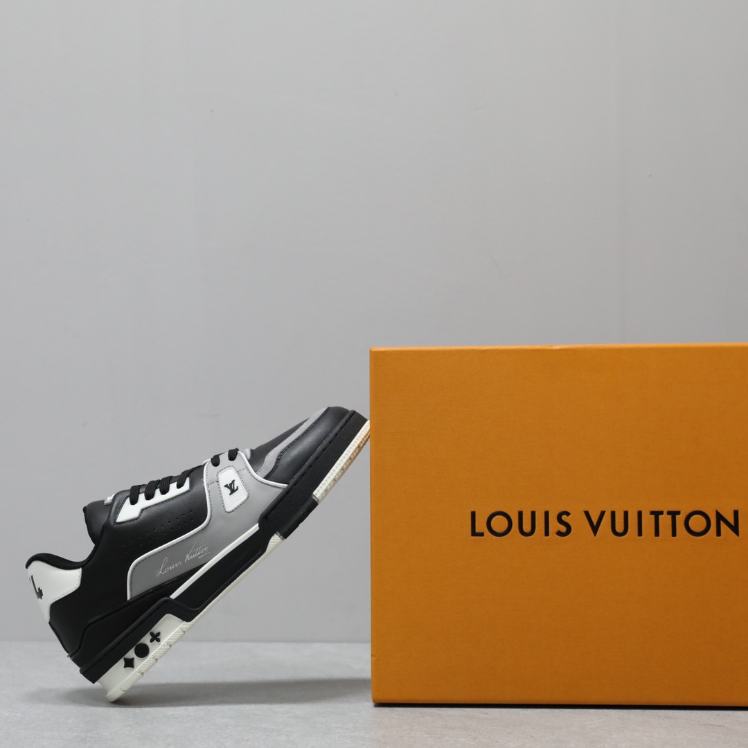 LOUIS VUITTON TRAINERS