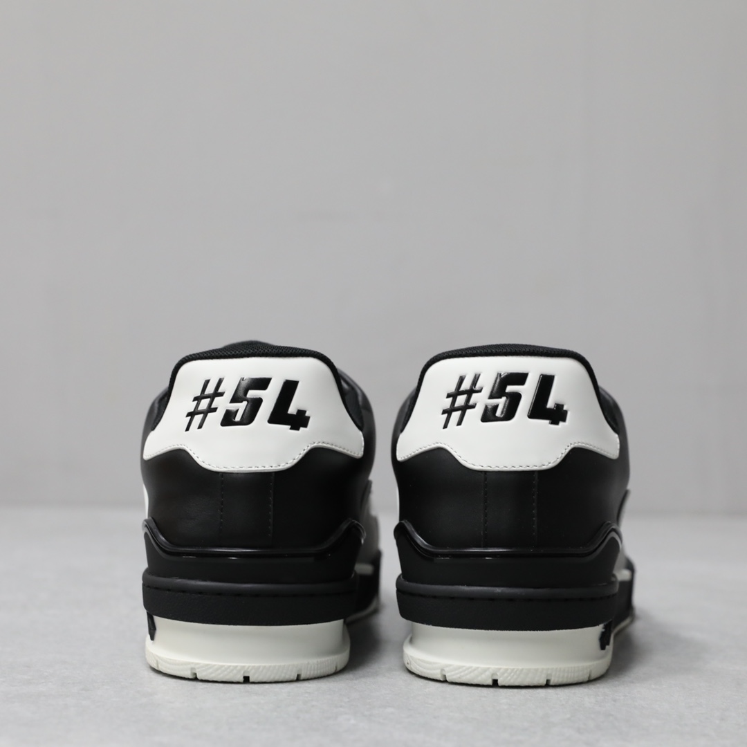 LOUIS VUITTON TRAINERS